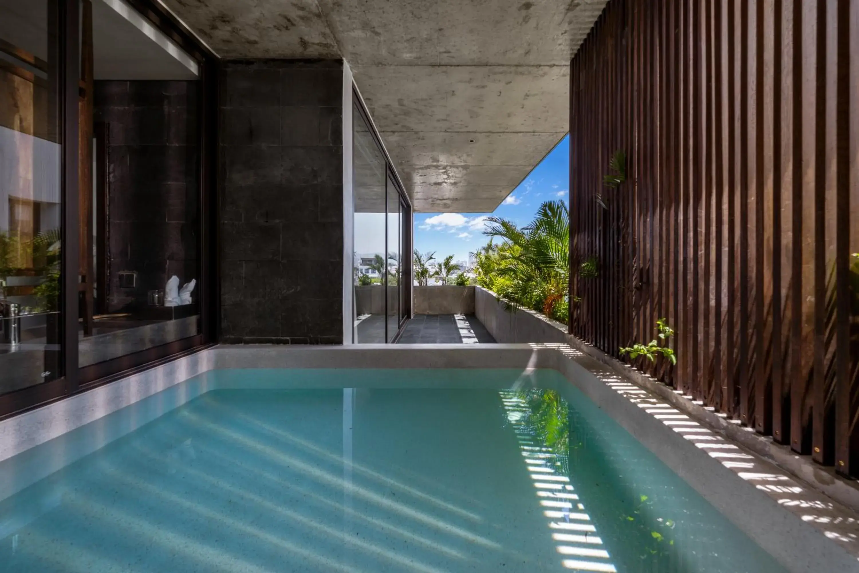 Pool view in Thè HEM Hotel and Apartment Pool view in Thè HEM Hotel and Apartment