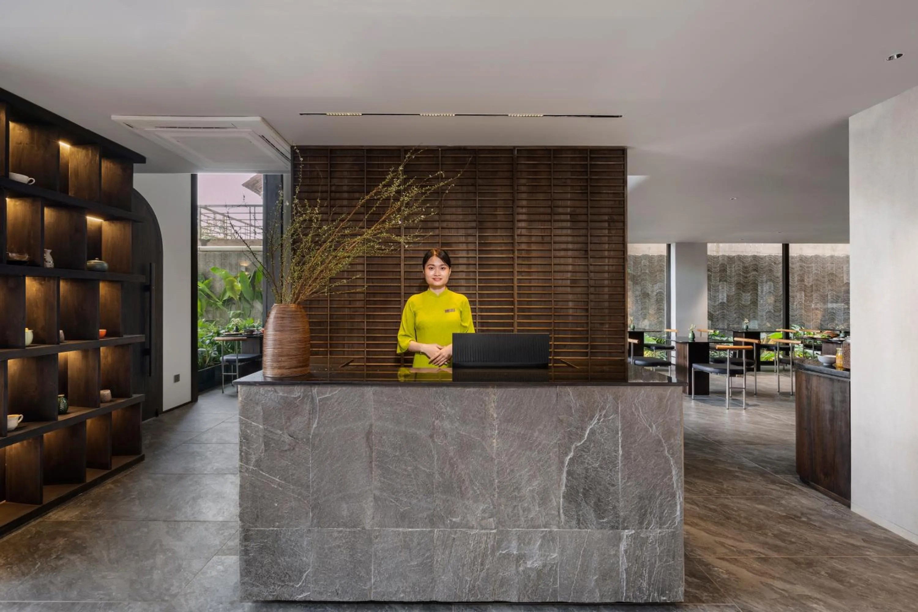 Staff in Thè HEM Hotel and Apartment