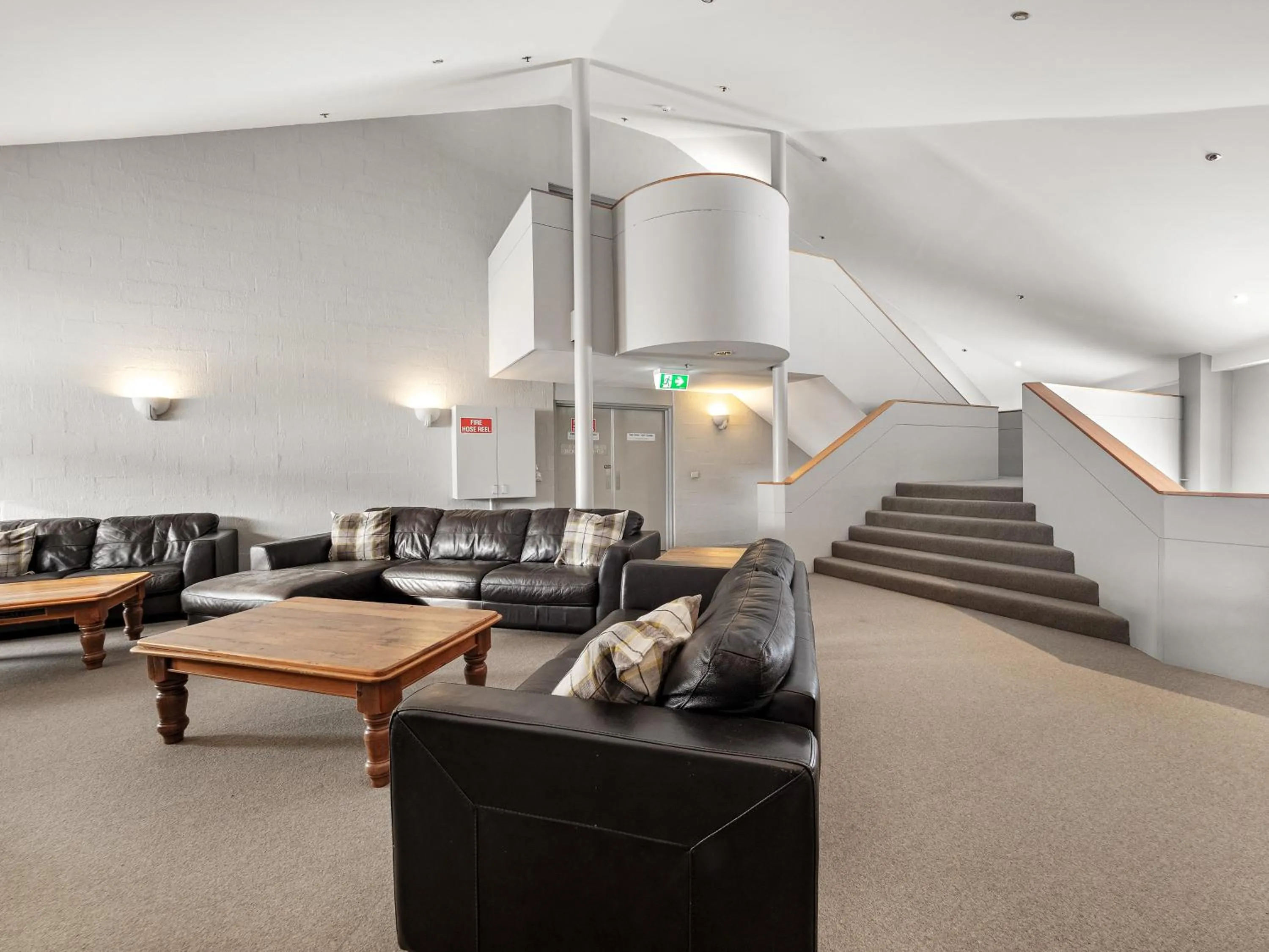 Communal lounge/ TV room in Perisher Manor Hotel