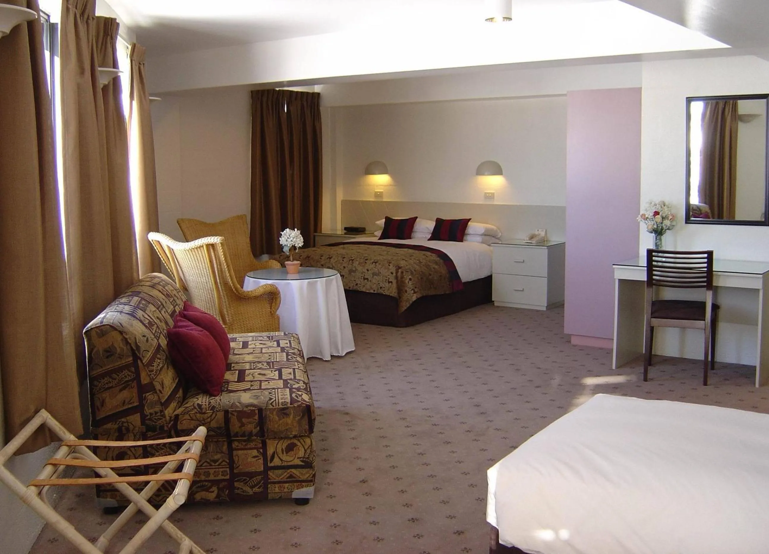 Photo of the whole room, Bed in Perisher Manor Hotel