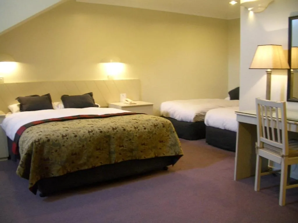 Photo of the whole room, Bed in Perisher Manor Hotel