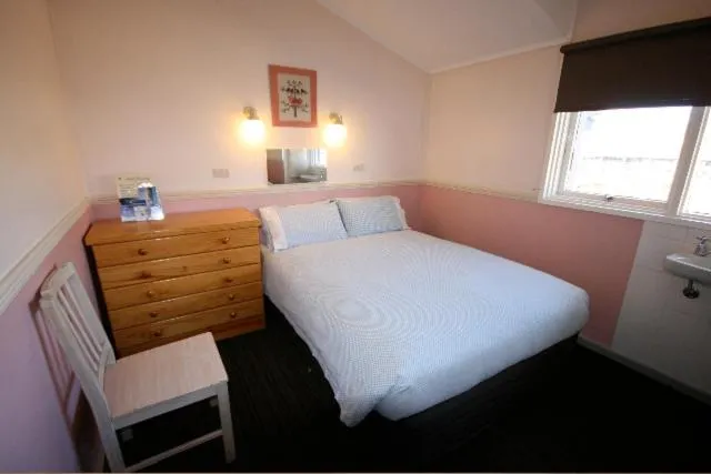 Photo of the whole room, Bed in Perisher Manor Hotel