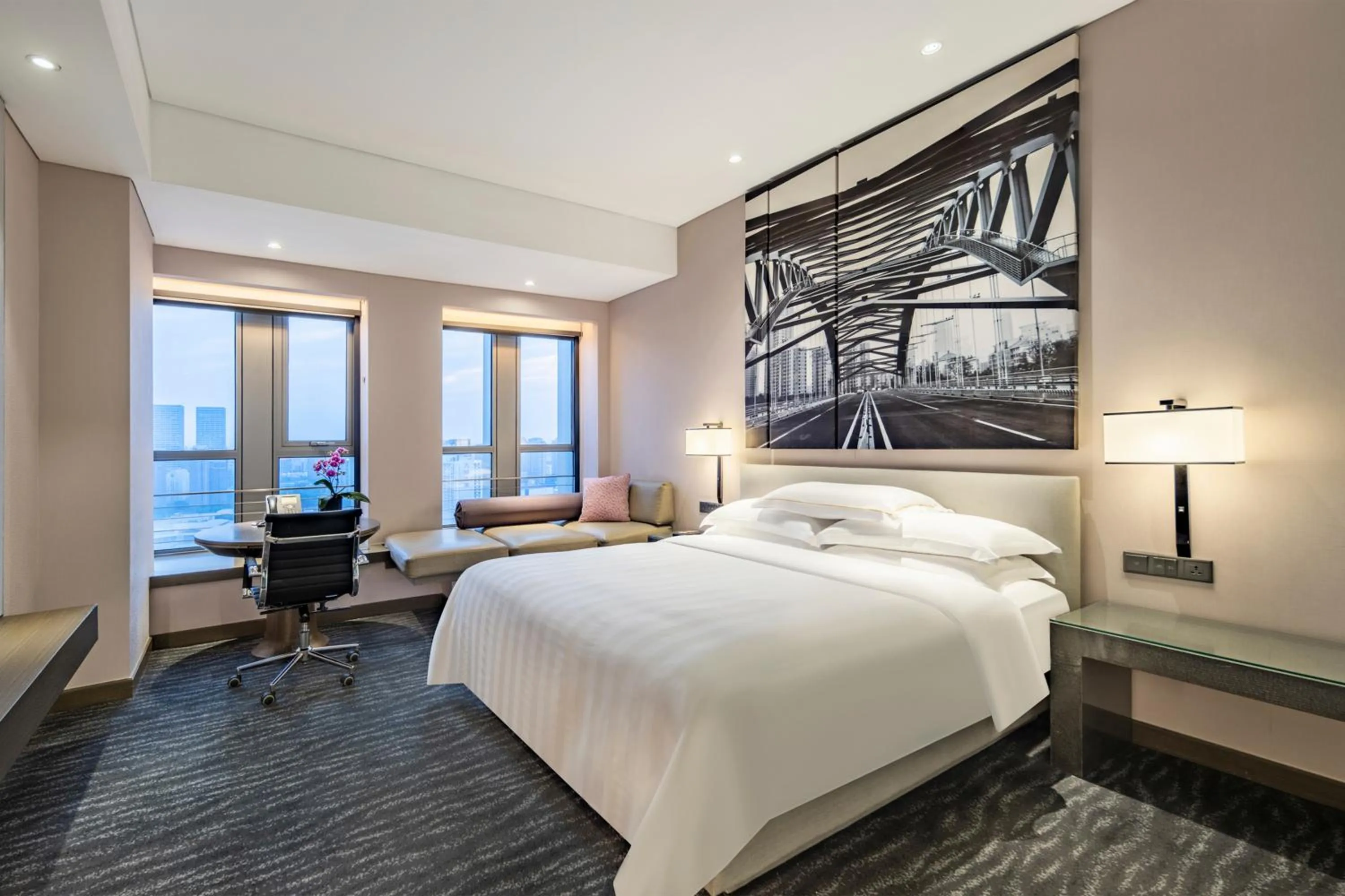 Photo of the whole room, Bed in Pan Pacific Tianjin