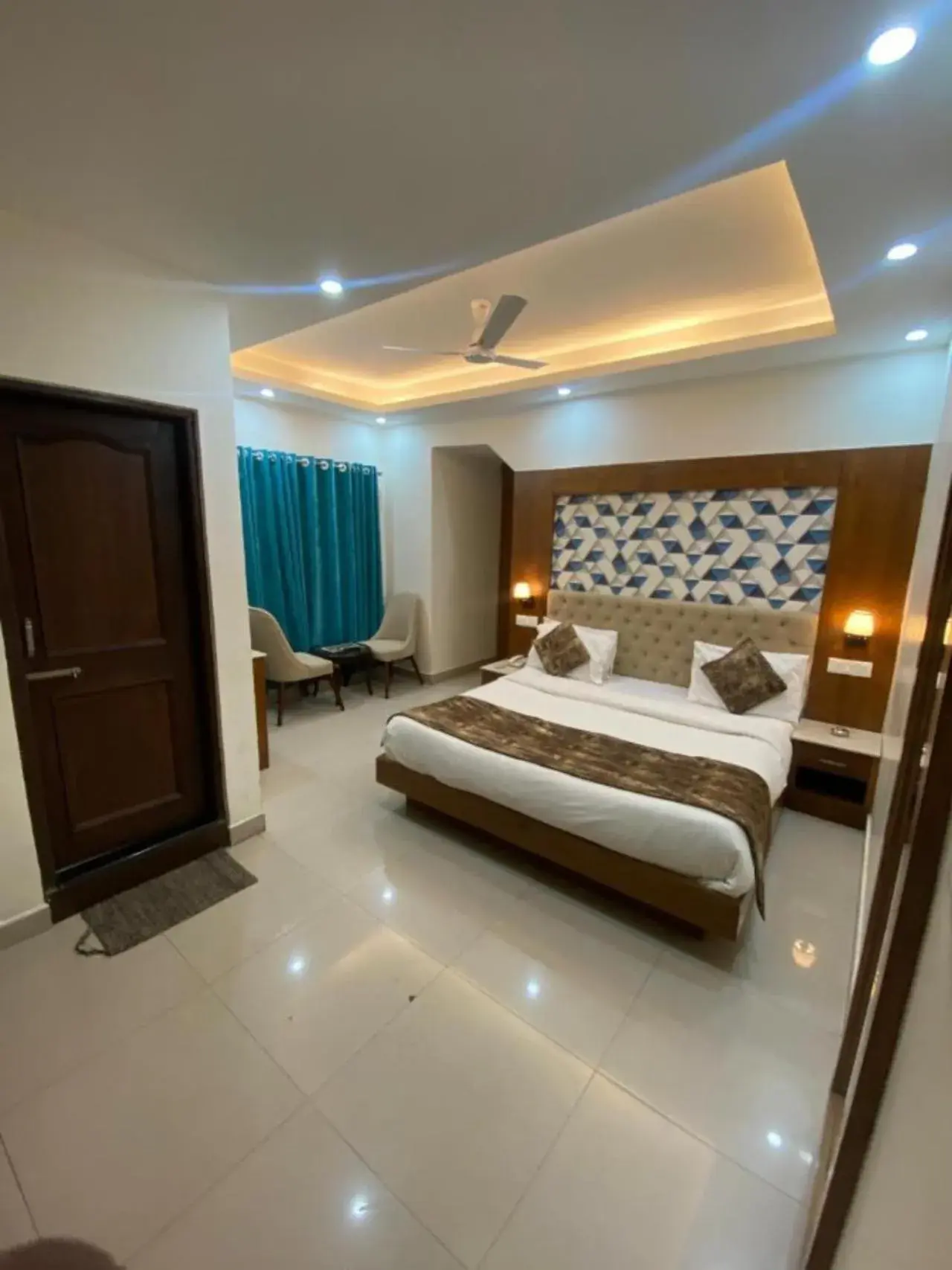 Bedroom, Bed in Mountain Glow Bedroom, Bed in Mountain Glow