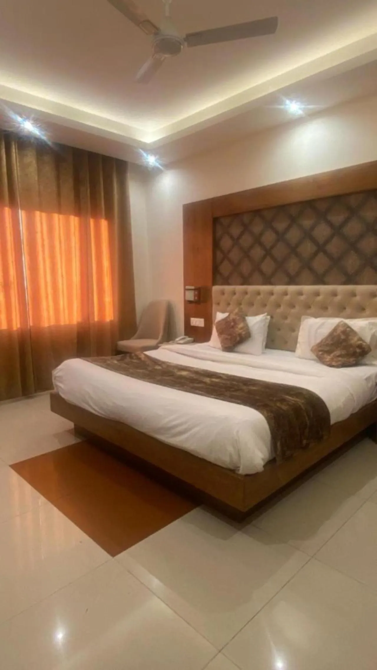 Bedroom, Bed in Mountain Glow