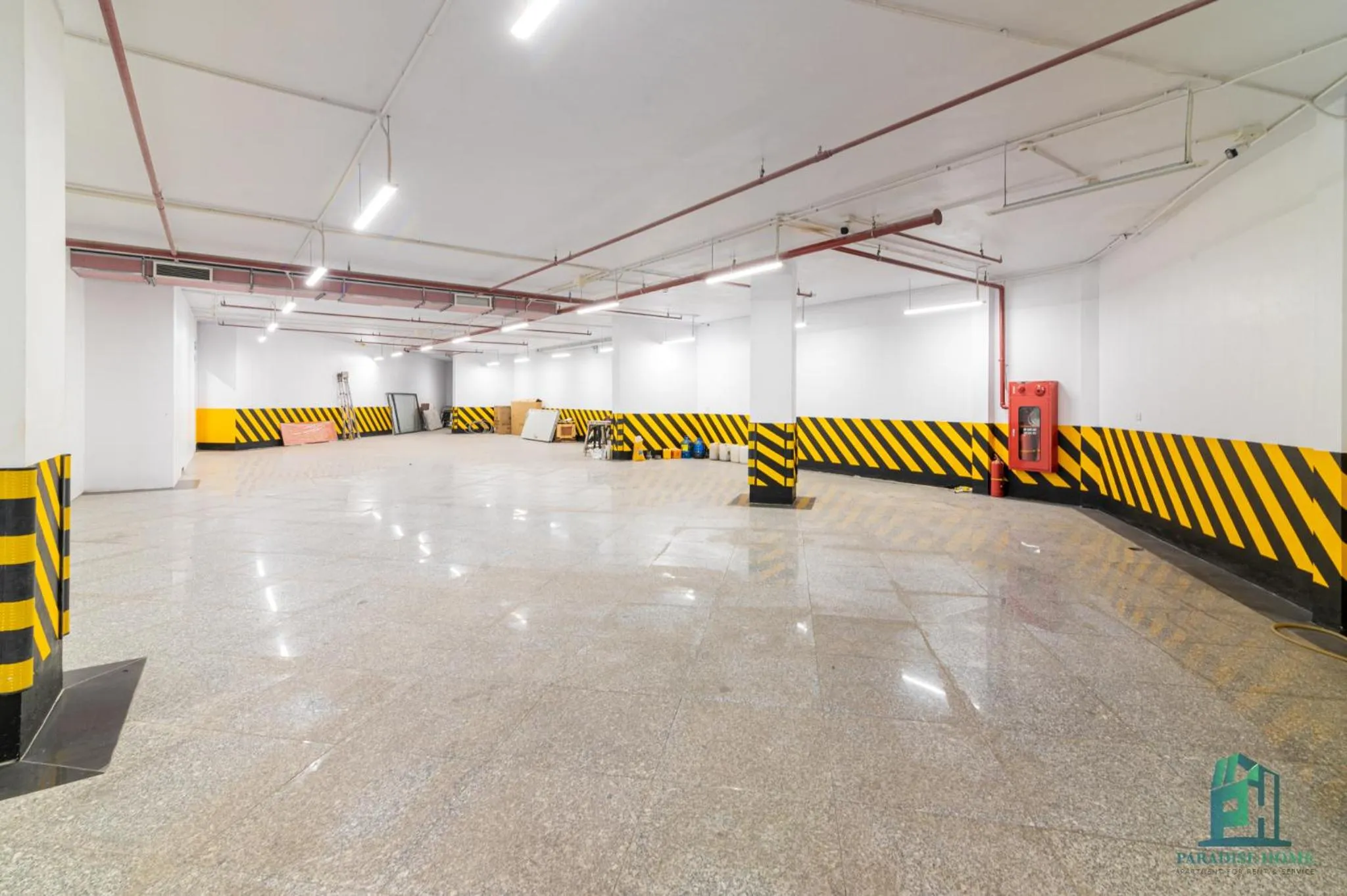 Parking in Luxe Paradise Suite Hotel Trich Sai