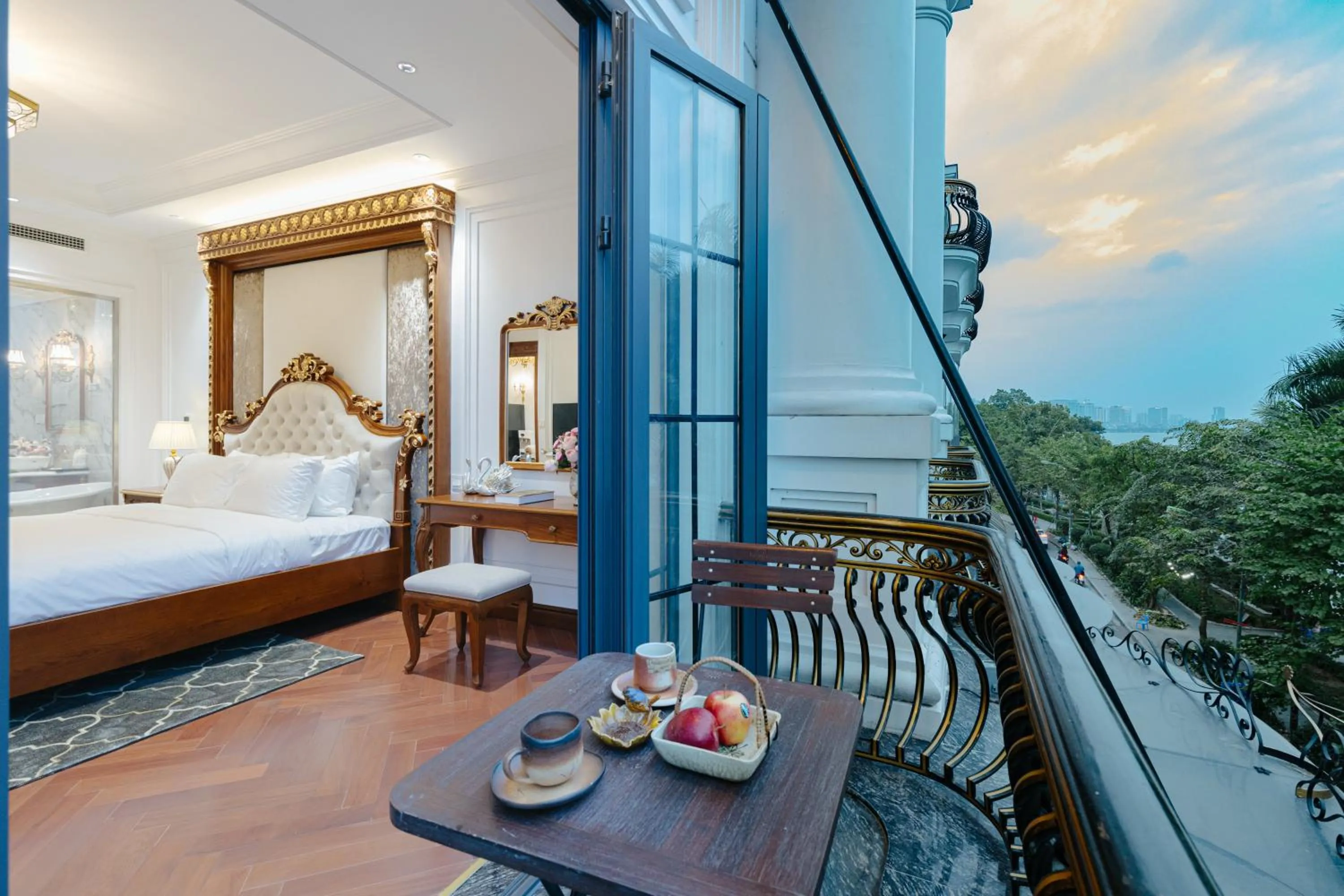 Sea view, Bed in Luxe Paradise Suite Hotel Trich Sai