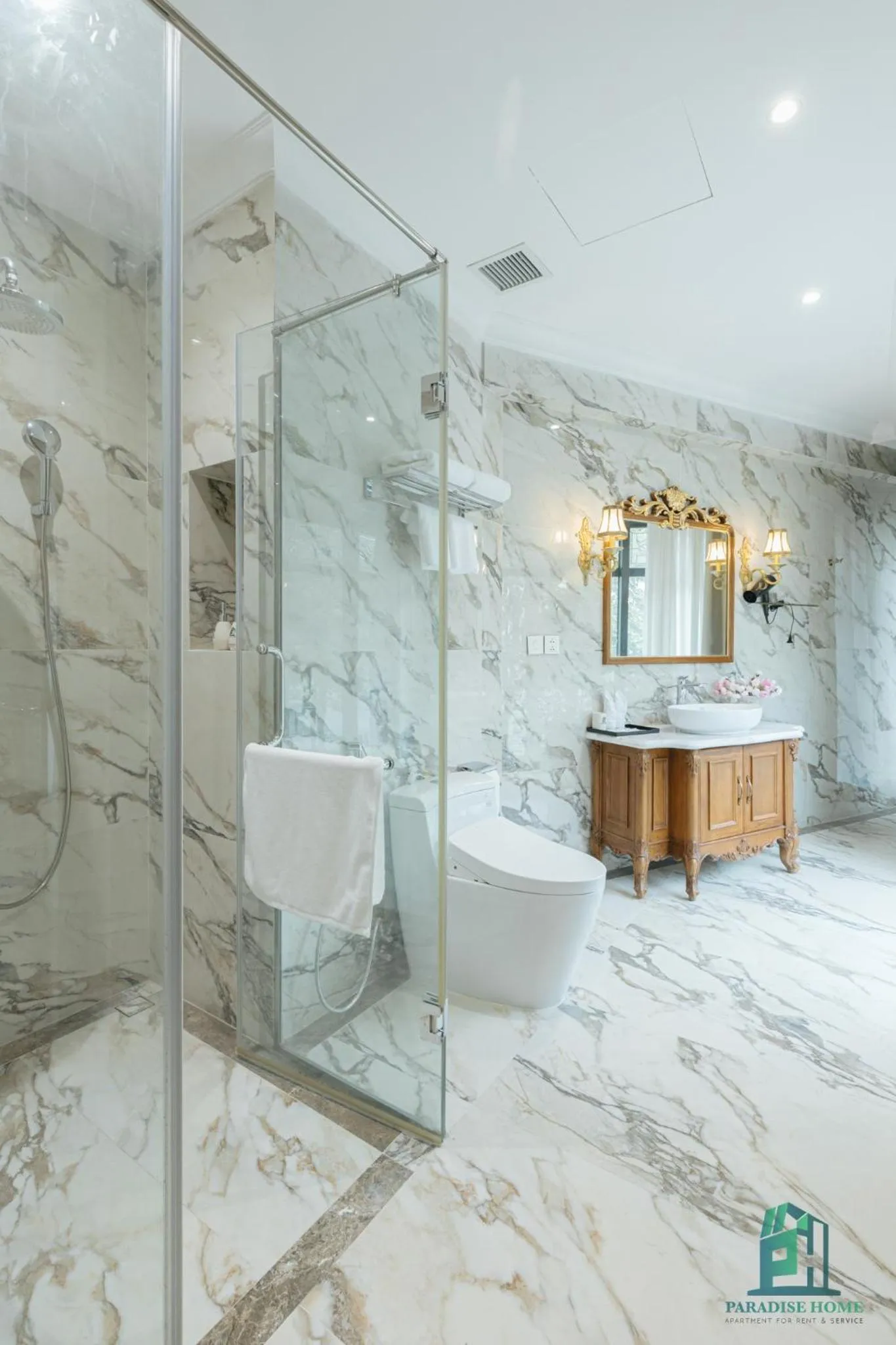 Bathroom in Luxe Paradise Suite Hotel Trich Sai