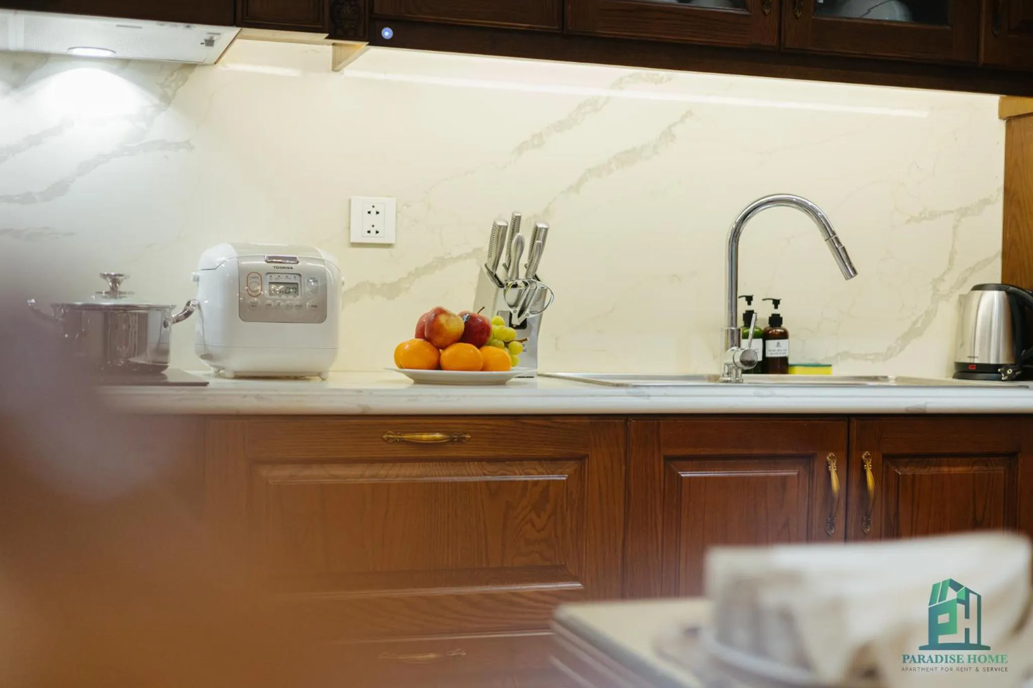 Kitchen or kitchenette in Luxe Paradise Suite Hotel Trich Sai