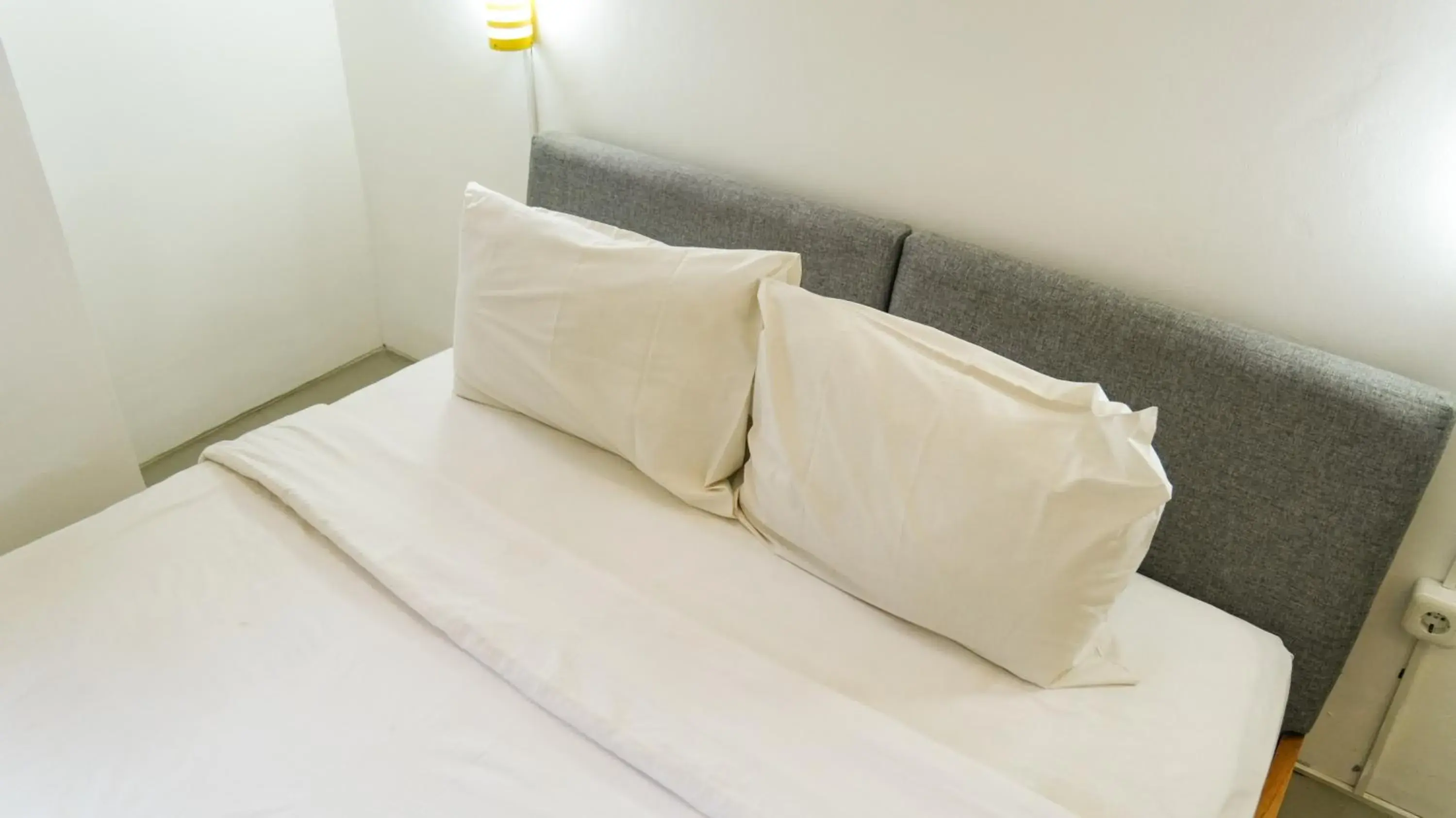 Deluxe Double Room in Djajanti House Deluxe Double Room in Djajanti House