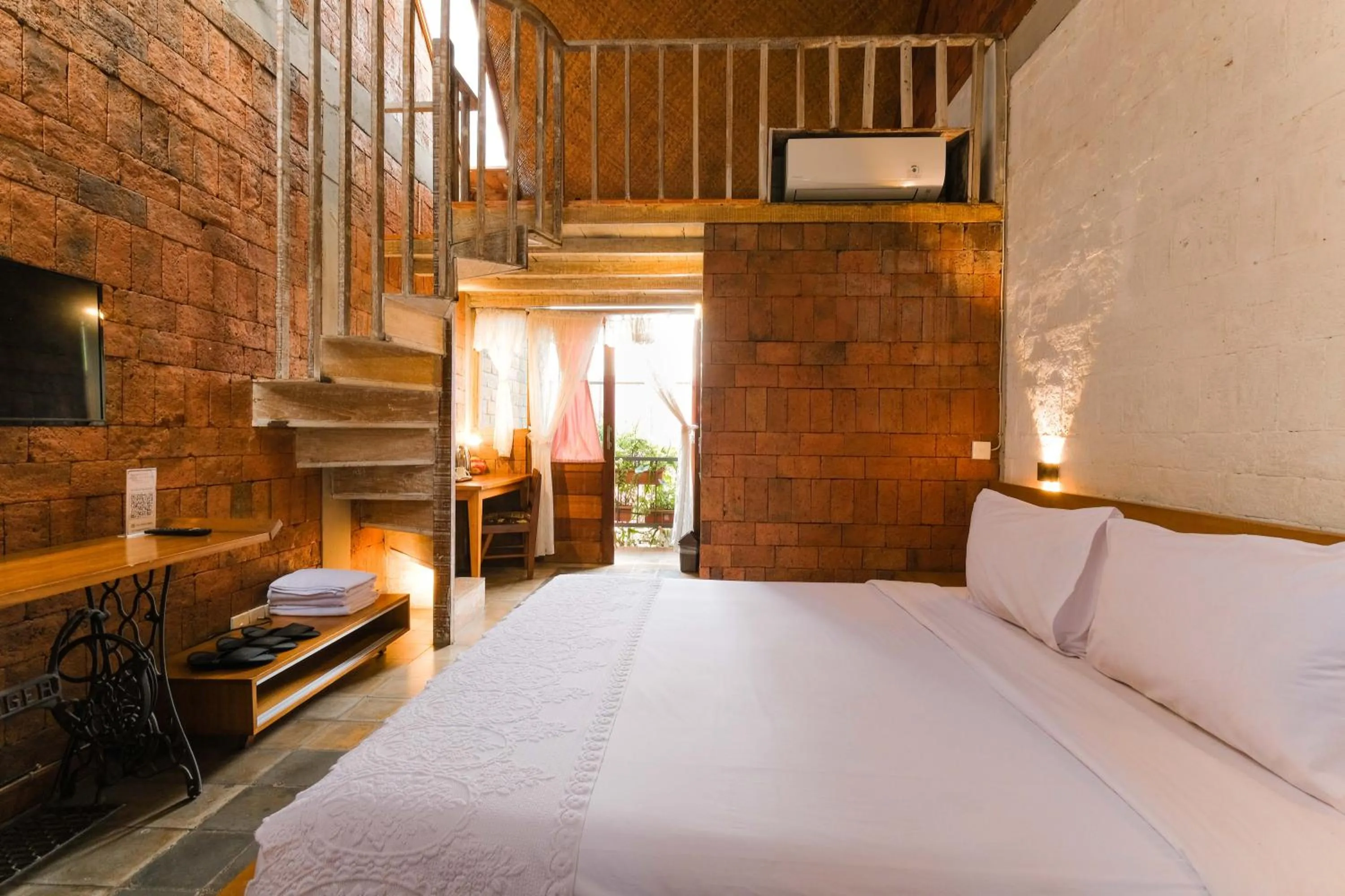 Bed in Djajanti House