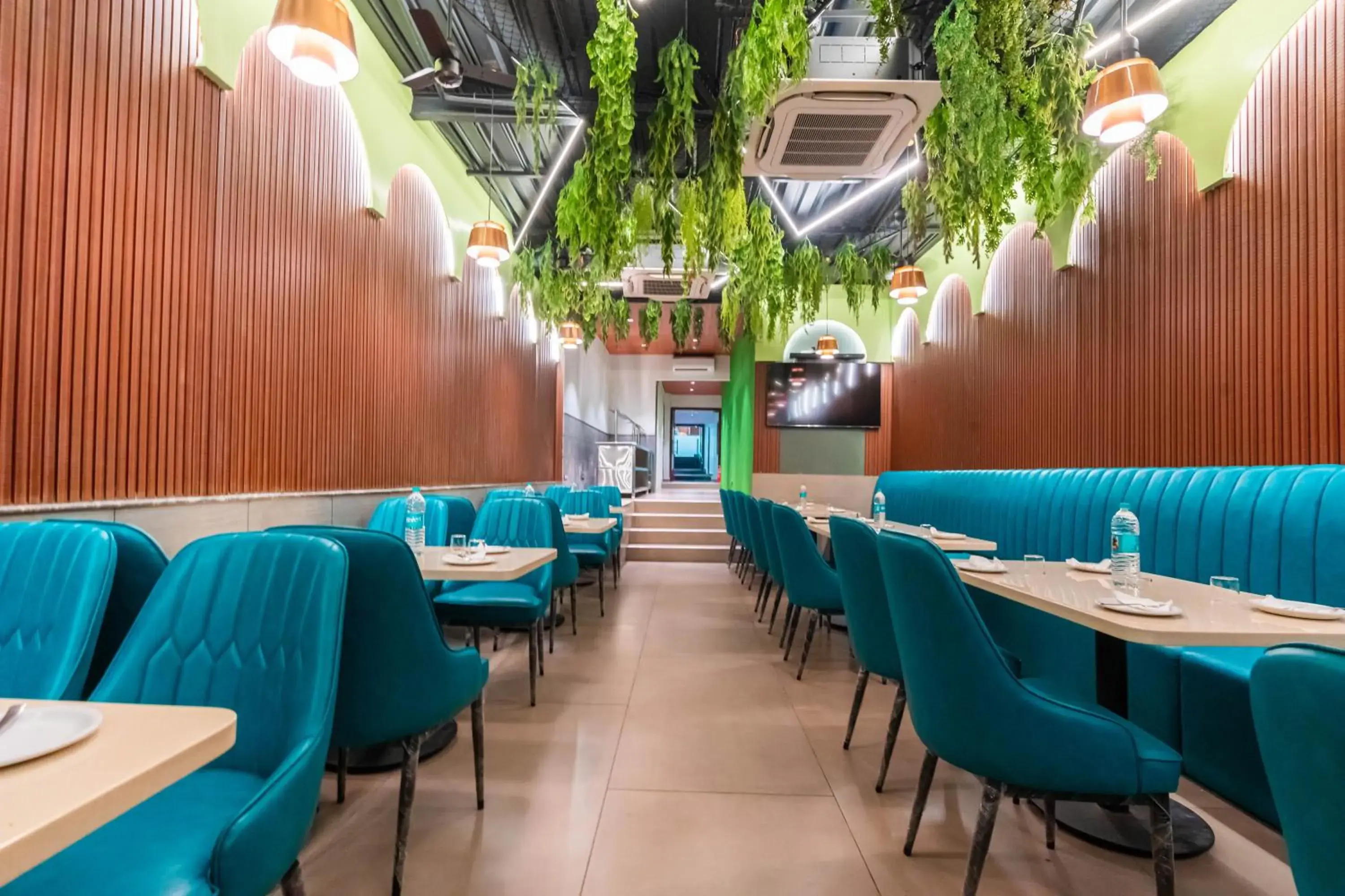 Restaurant/places to eat in Treebo Express Inn Restaurant/places to eat in Treebo Express Inn