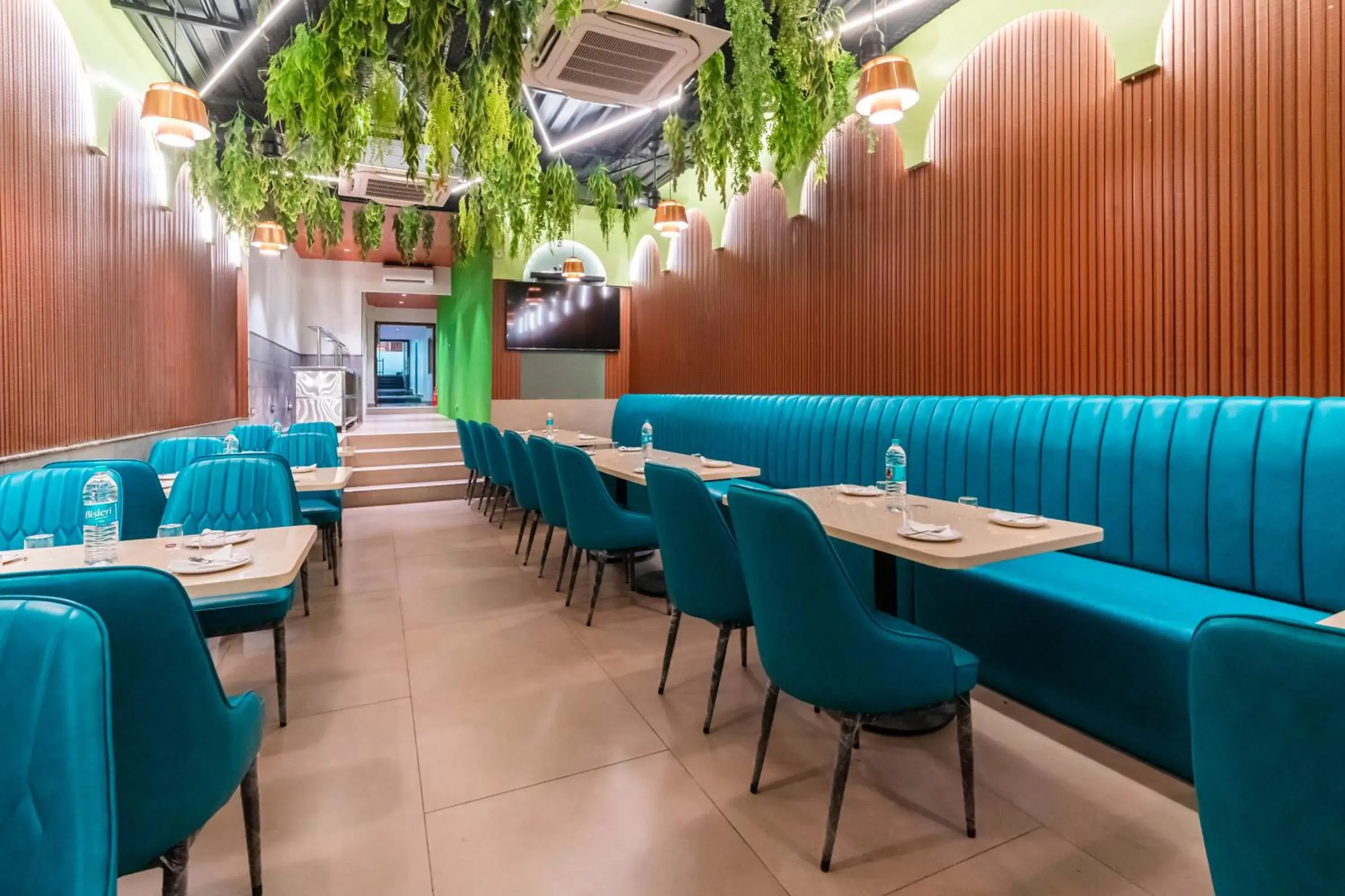 Restaurant/places to eat in Treebo Express Inn Restaurant/places to eat in Treebo Express Inn