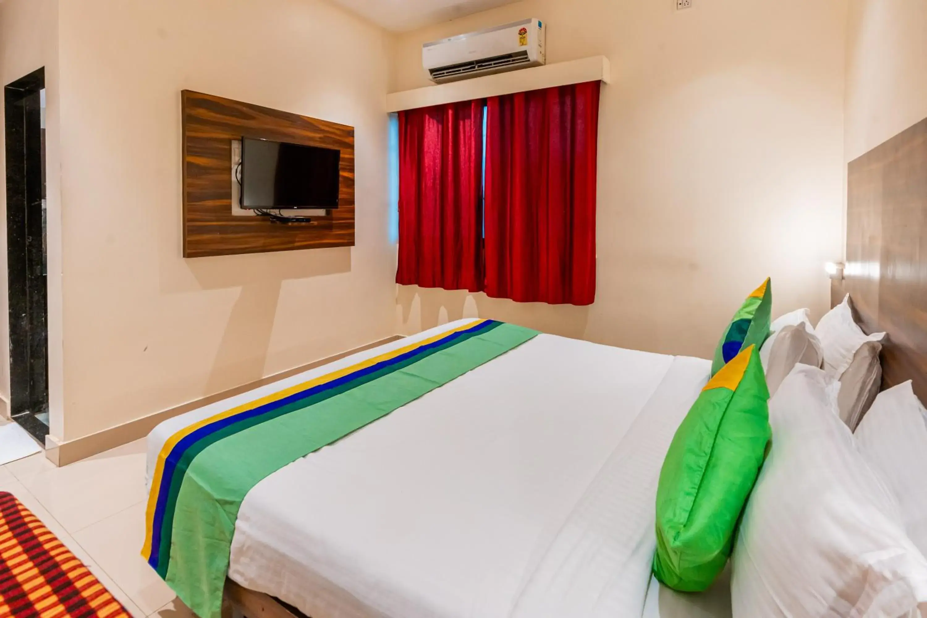 Bedroom, Bed in Treebo Express Inn Bedroom, Bed in Treebo Express Inn