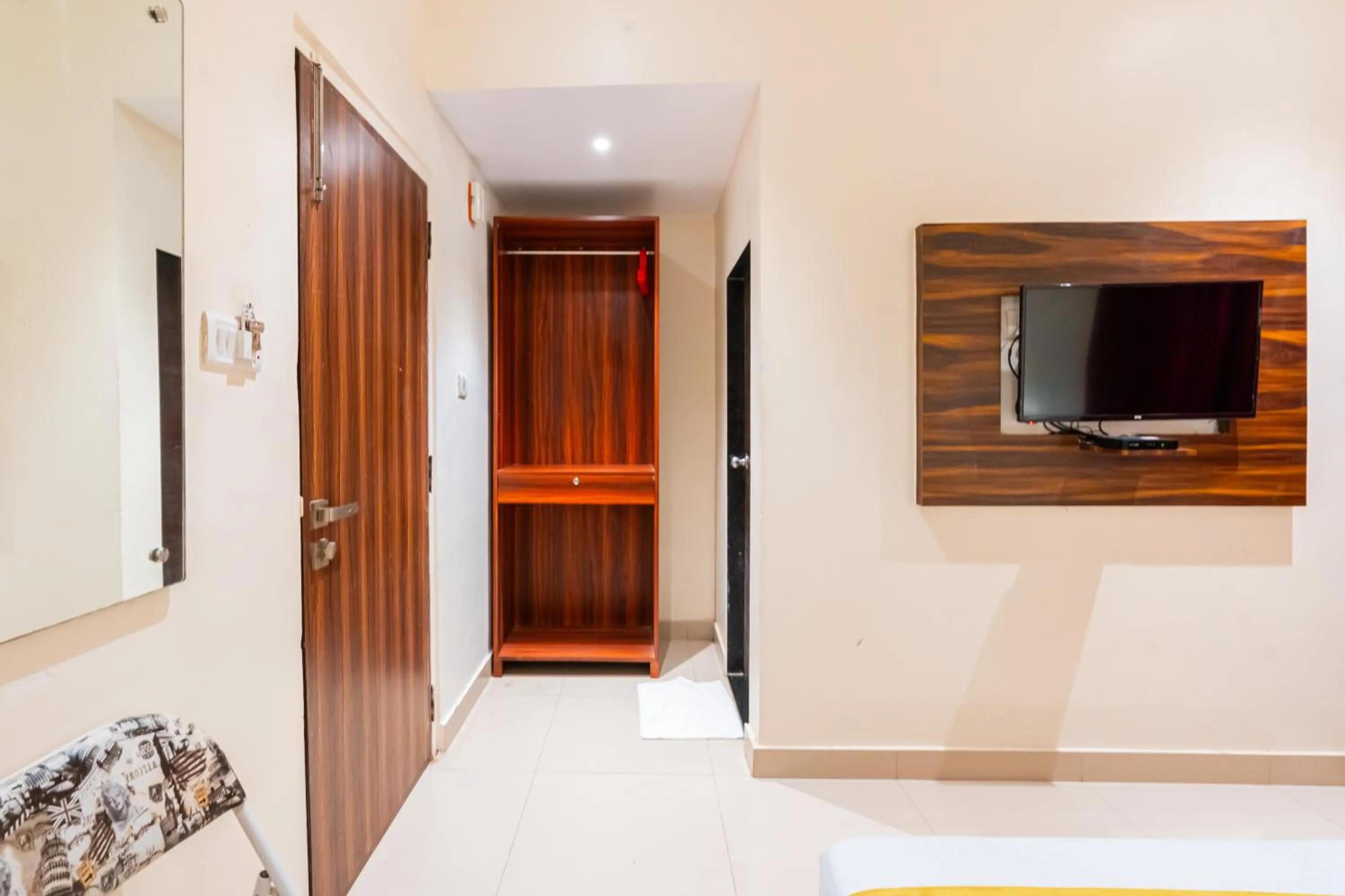 TV and multimedia in Treebo Express Inn