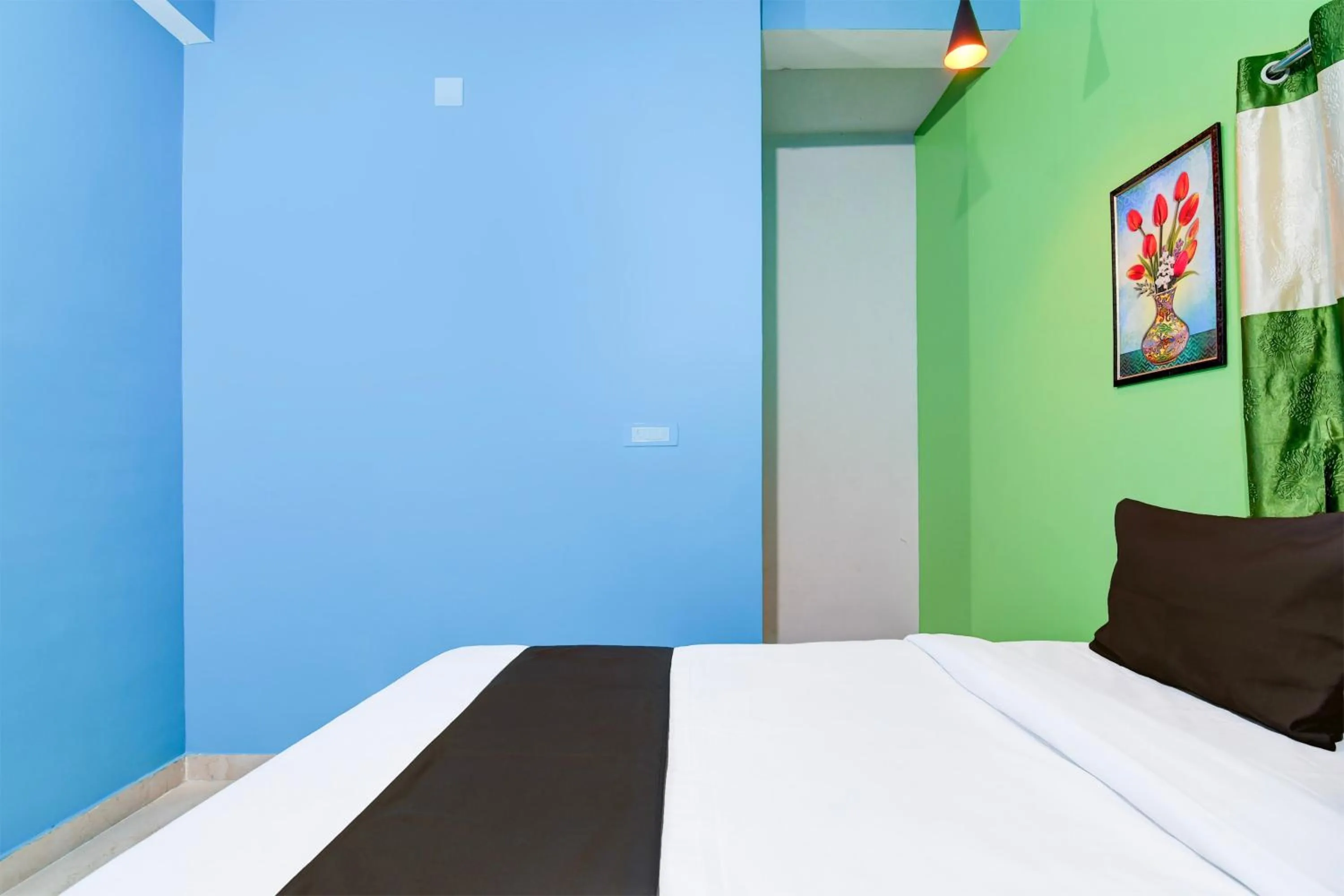 Bedroom, Bed in Hotel O Blue Valley