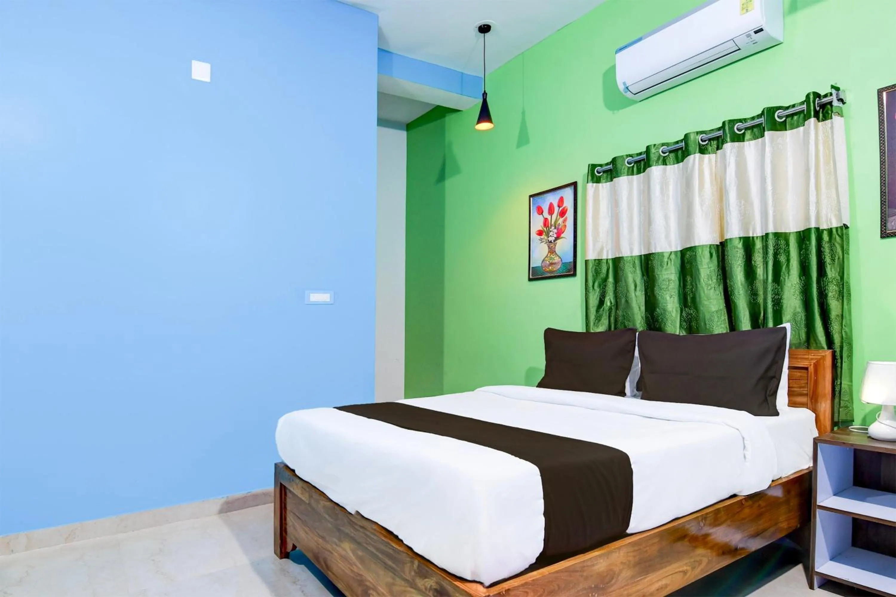 Bedroom, Bed in Hotel O Blue Valley