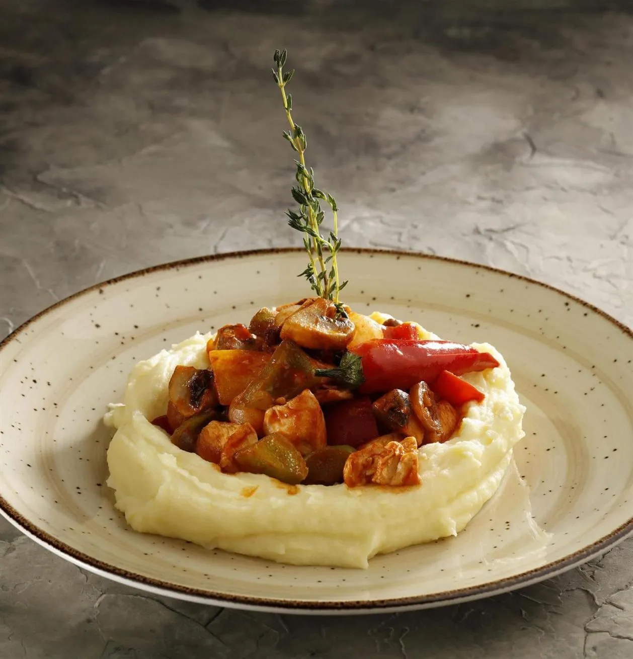 Restaurant/places to eat in ANGRAND HOTEL