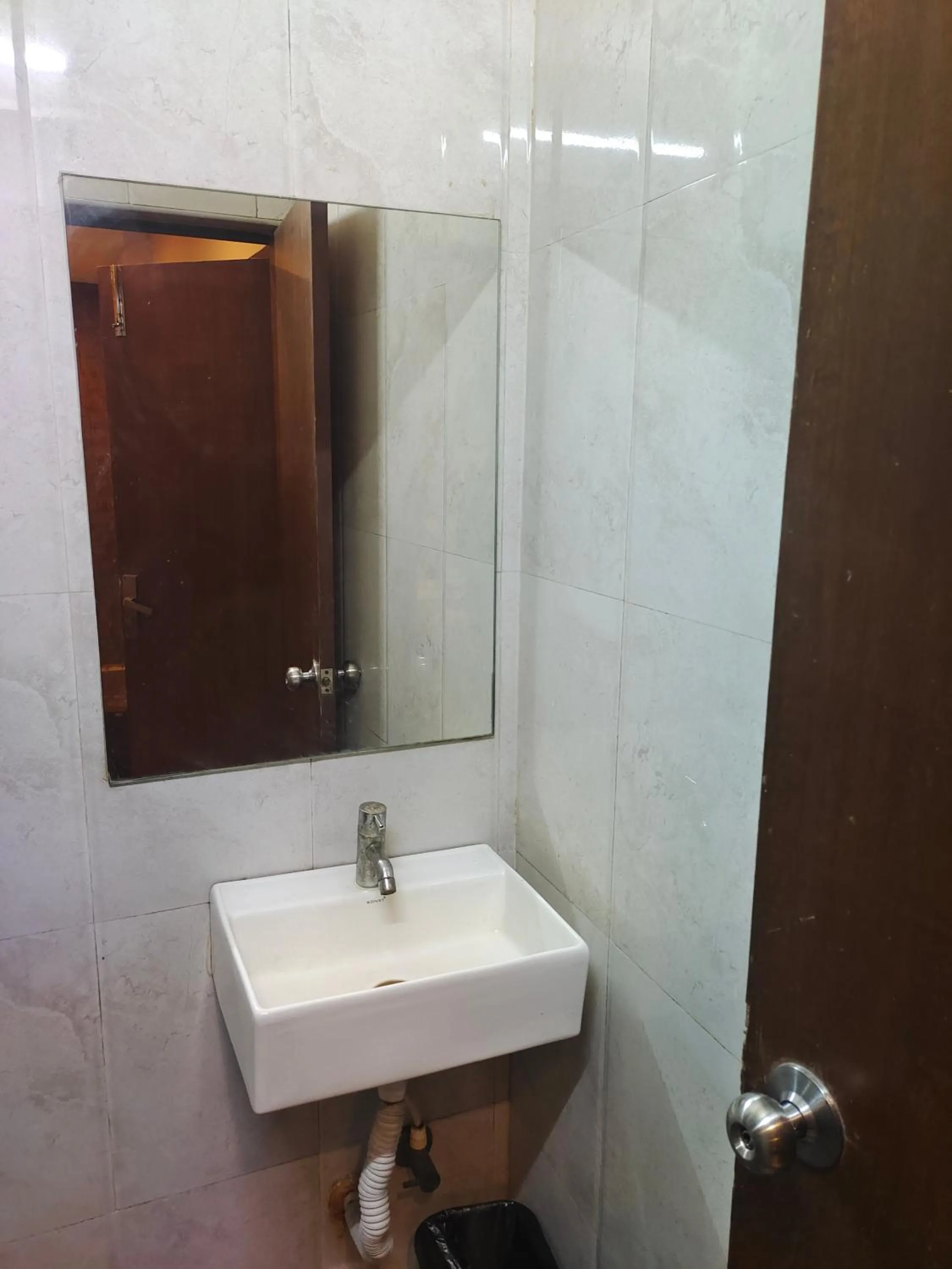 Bathroom in Santhi Bhavan, Chennai Central