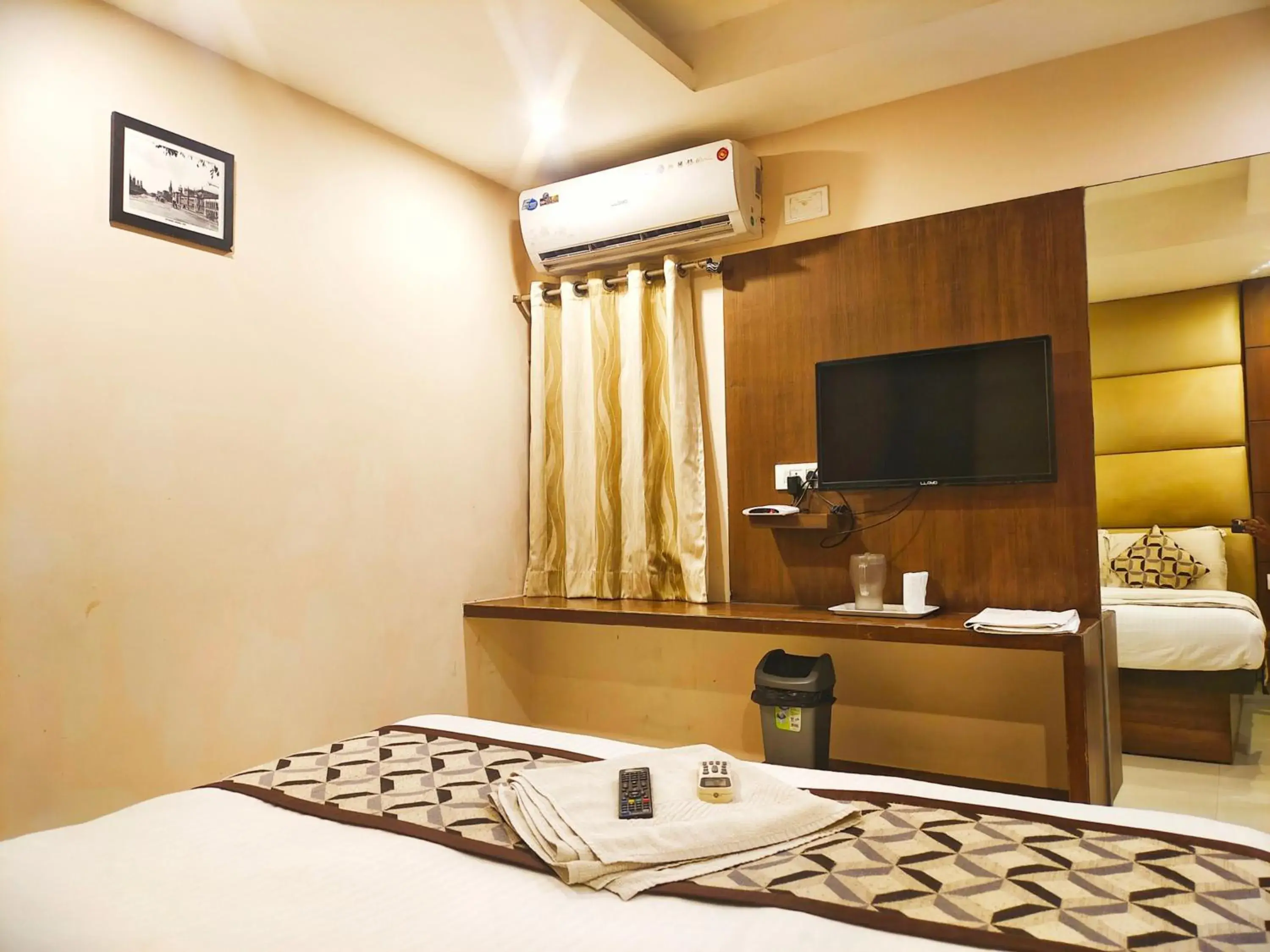 Photo of the whole room, Bed in Santhi Bhavan, Chennai Central Photo of the whole room, Bed in Santhi Bhavan, Chennai Central