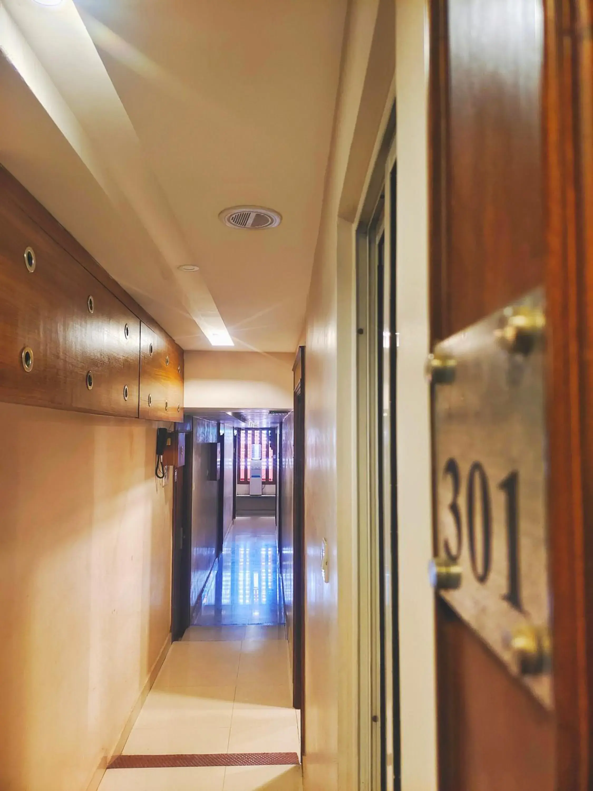 wardrobe in Santhi Bhavan, Chennai Central wardrobe in Santhi Bhavan, Chennai Central