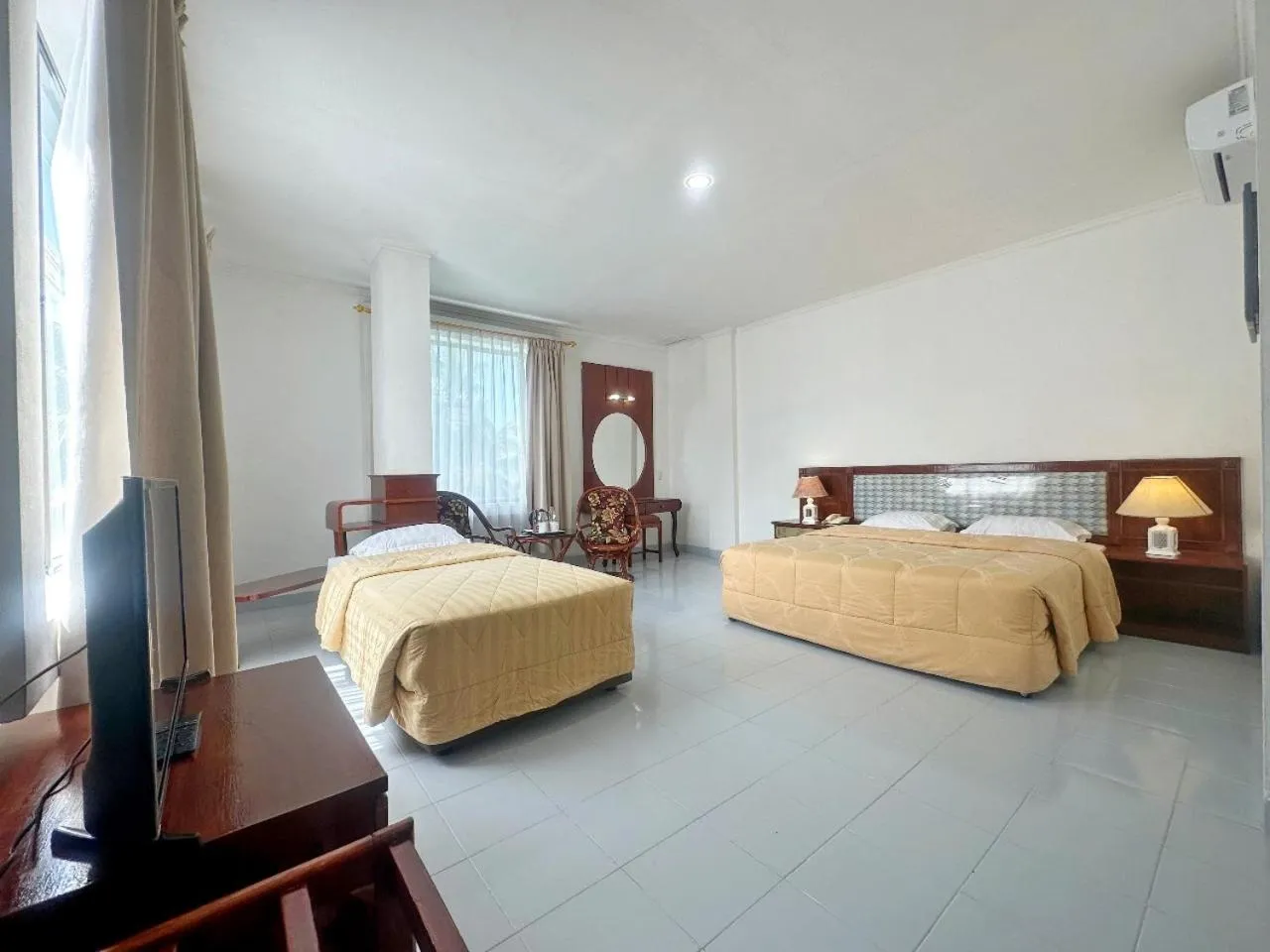 Bedroom, Bed in Hotel Wisata Indah Sibolga