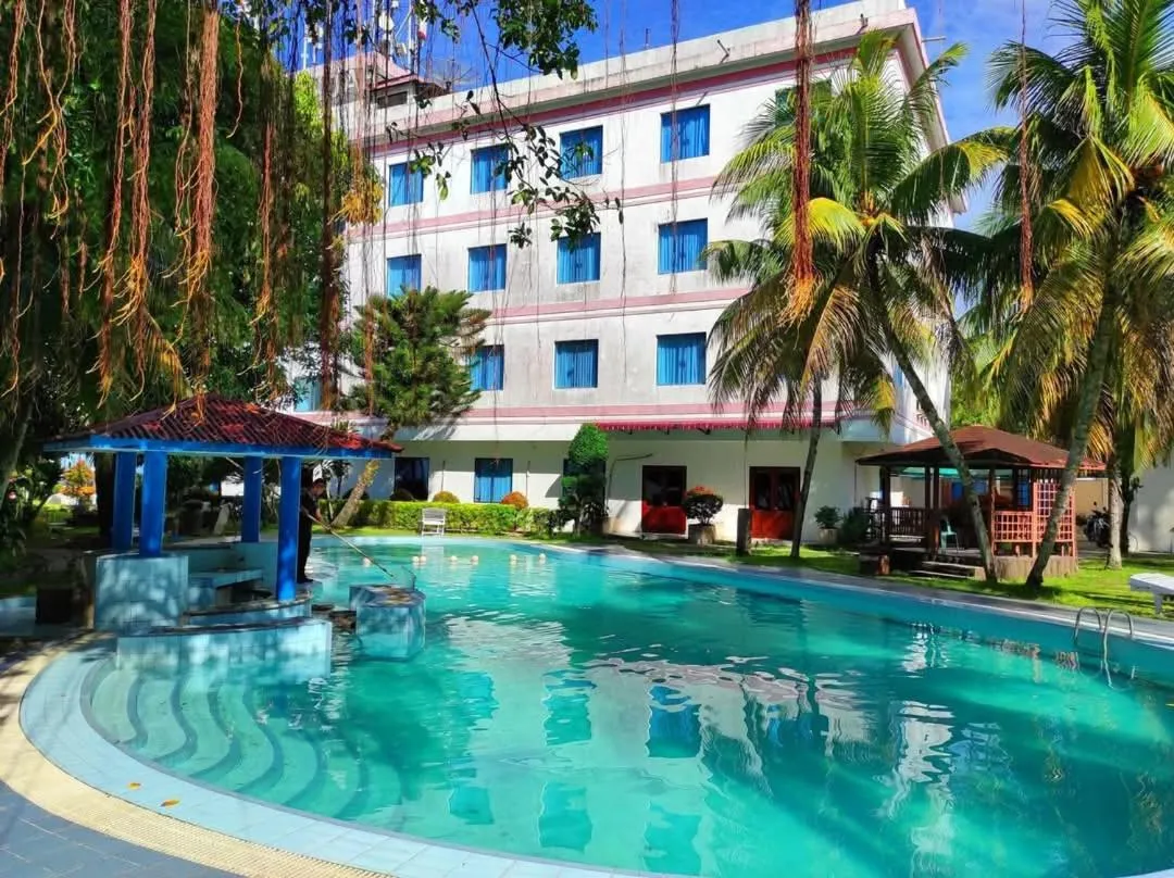 Swimming pool in Hotel Wisata Indah Sibolga