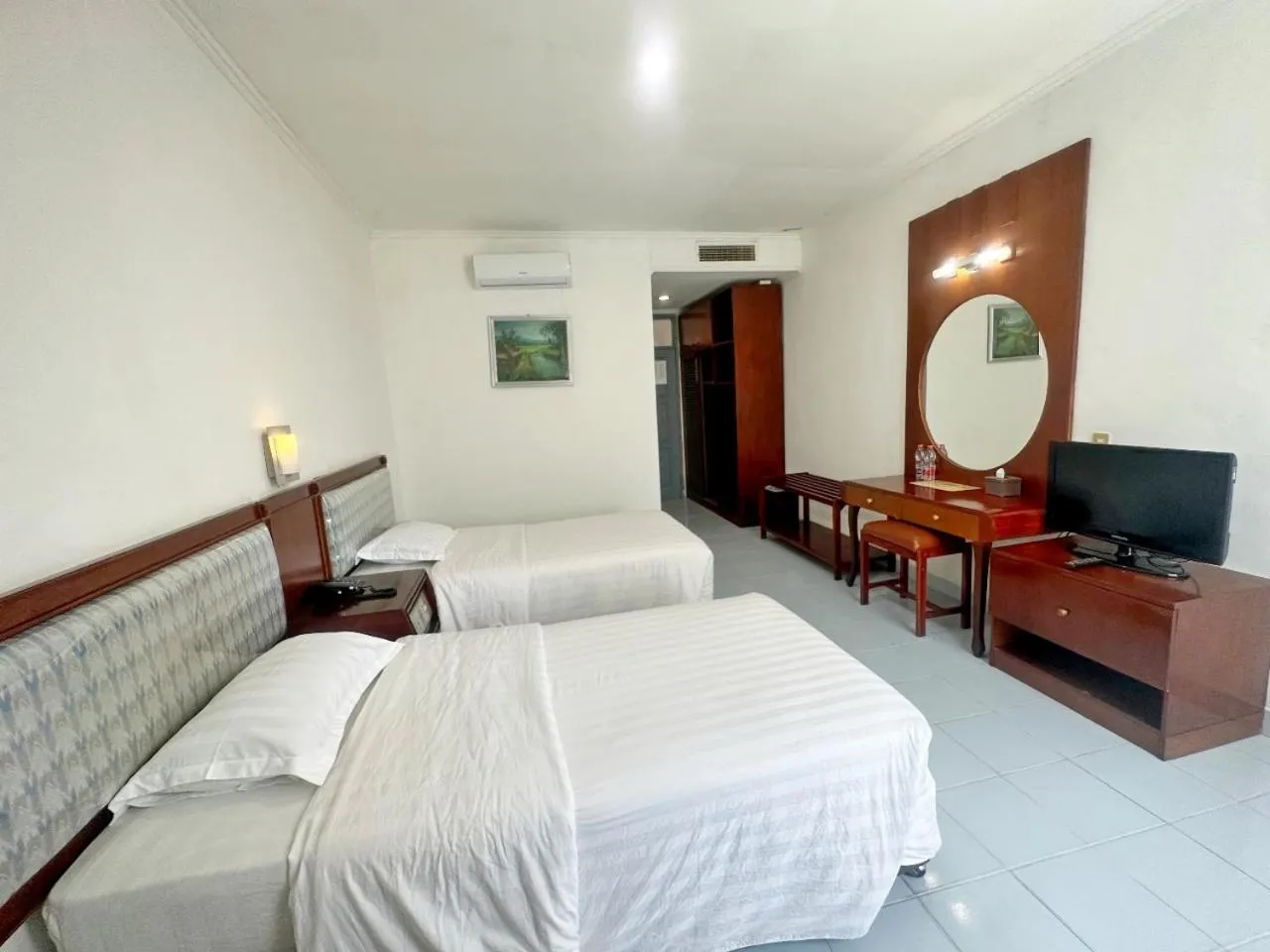 Bathroom, Bed in Hotel Wisata Indah Sibolga