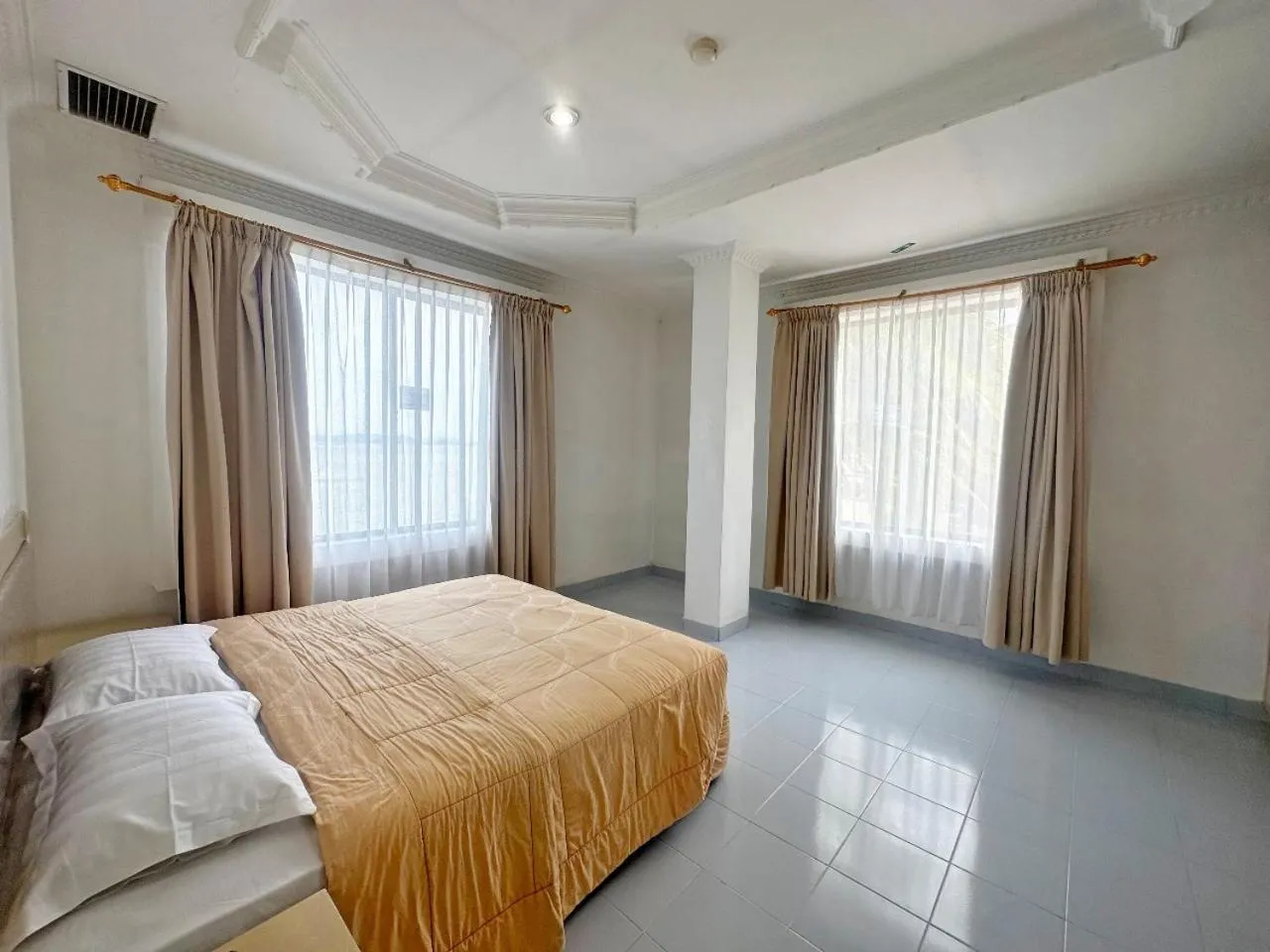 Bed in Hotel Wisata Indah Sibolga