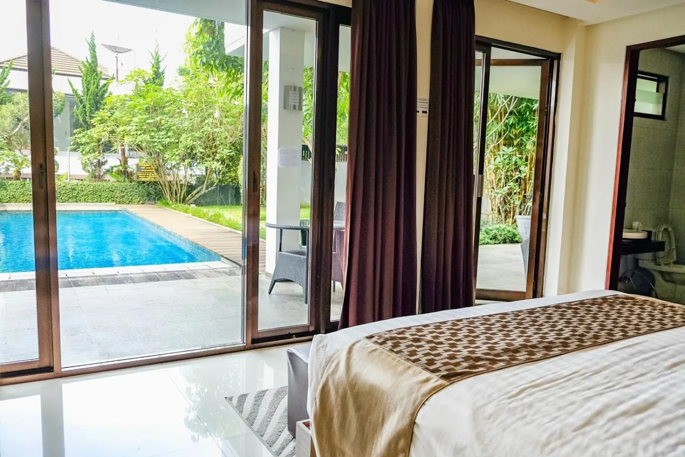 Bed in Breeze blows city view villa 5 bedrooms with a private swimming pool and a familly room