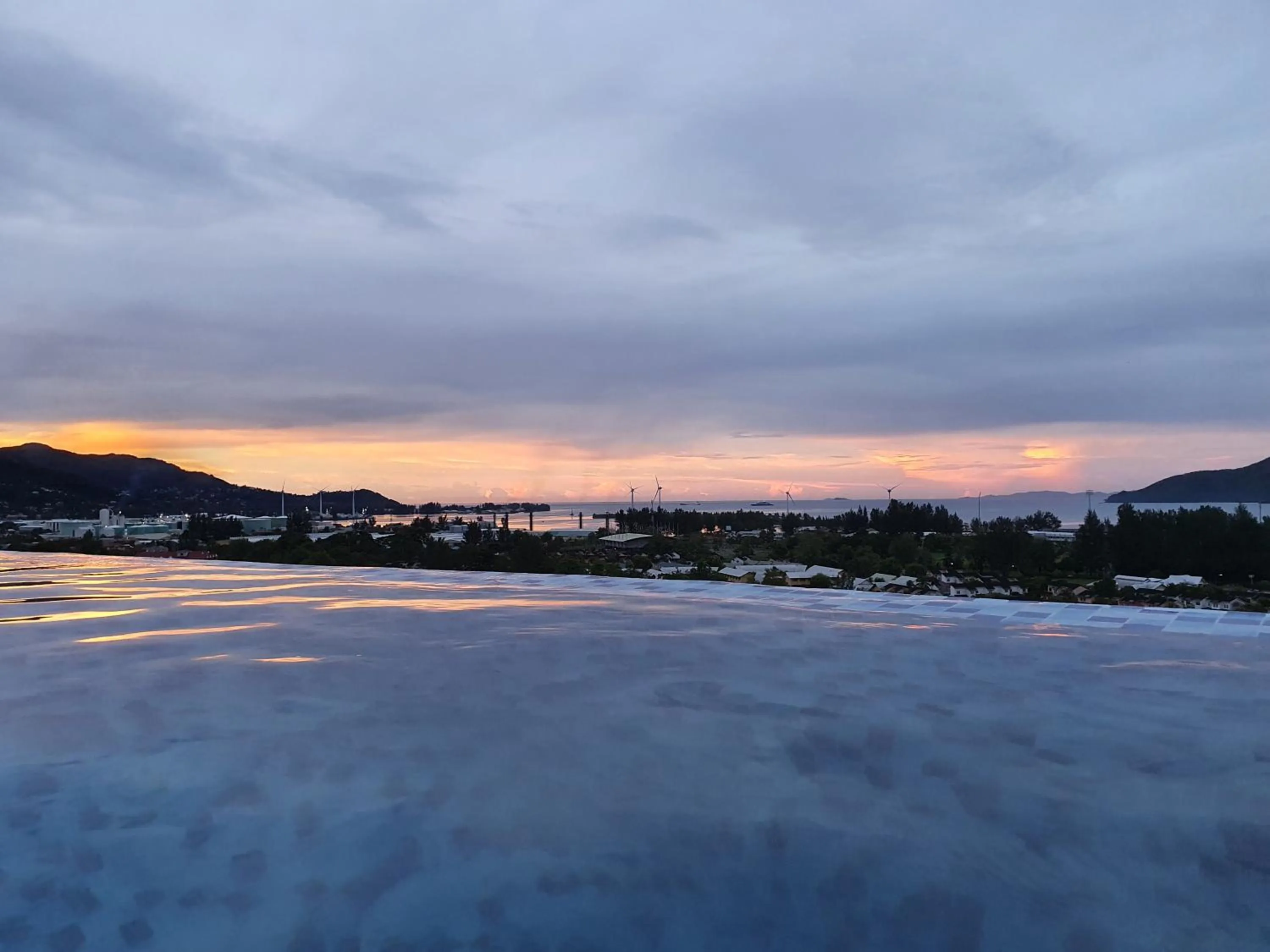 Day in The Ridge Residence