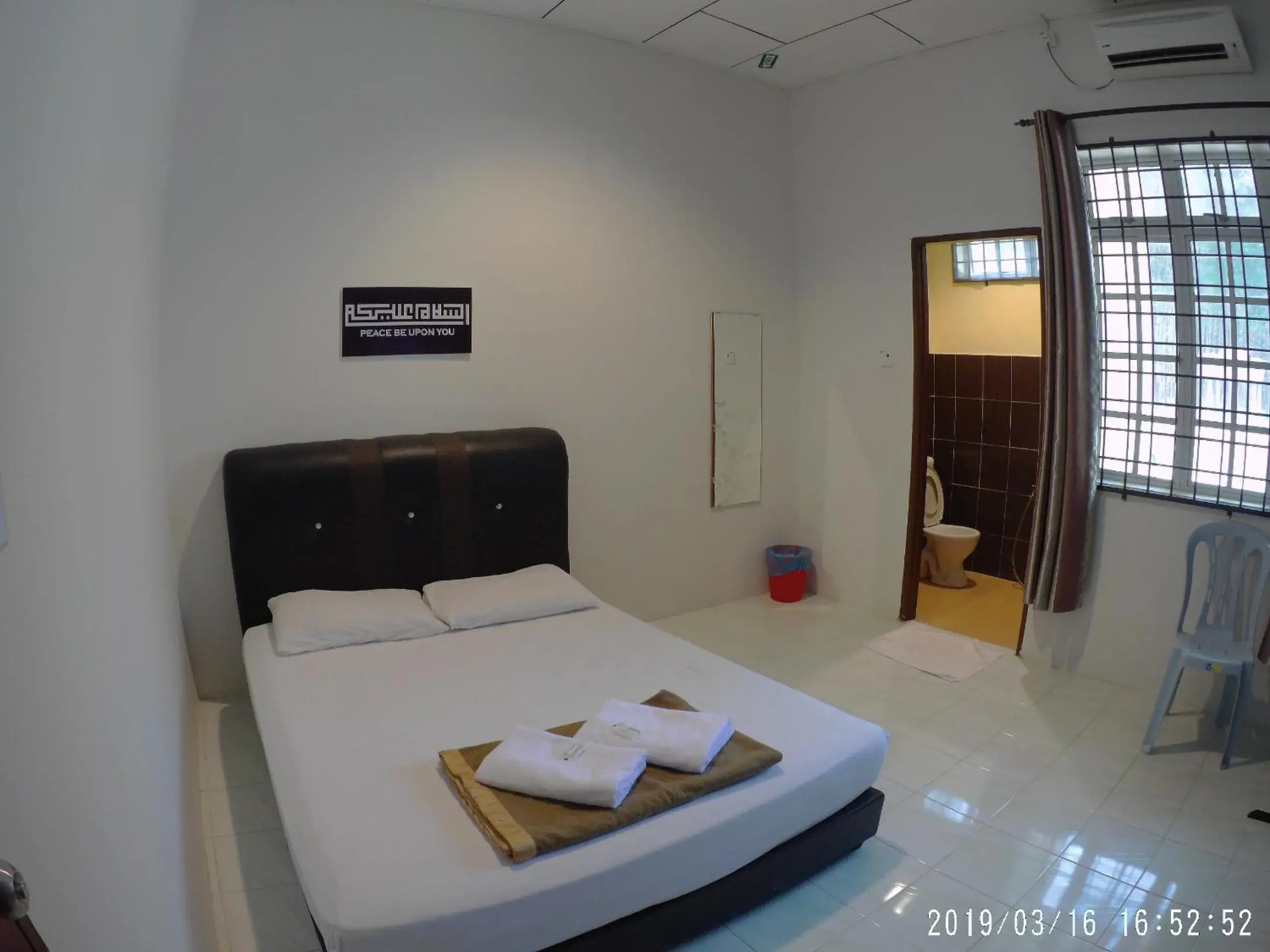 Photo of the whole room, Bed in Semarak Beach Inn Photo of the whole room, Bed in Semarak Beach Inn