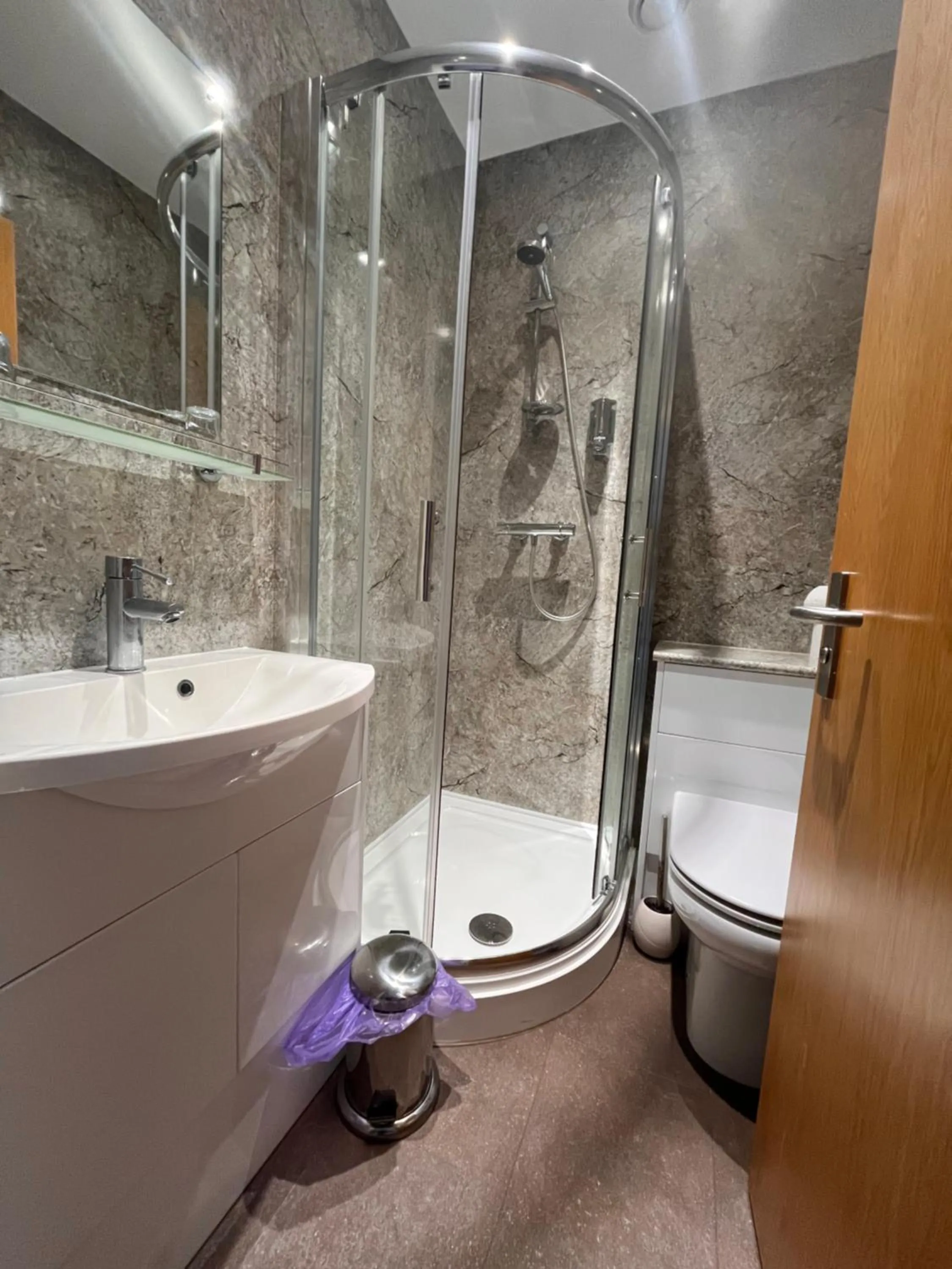 Bathroom in King Alfred Hotel