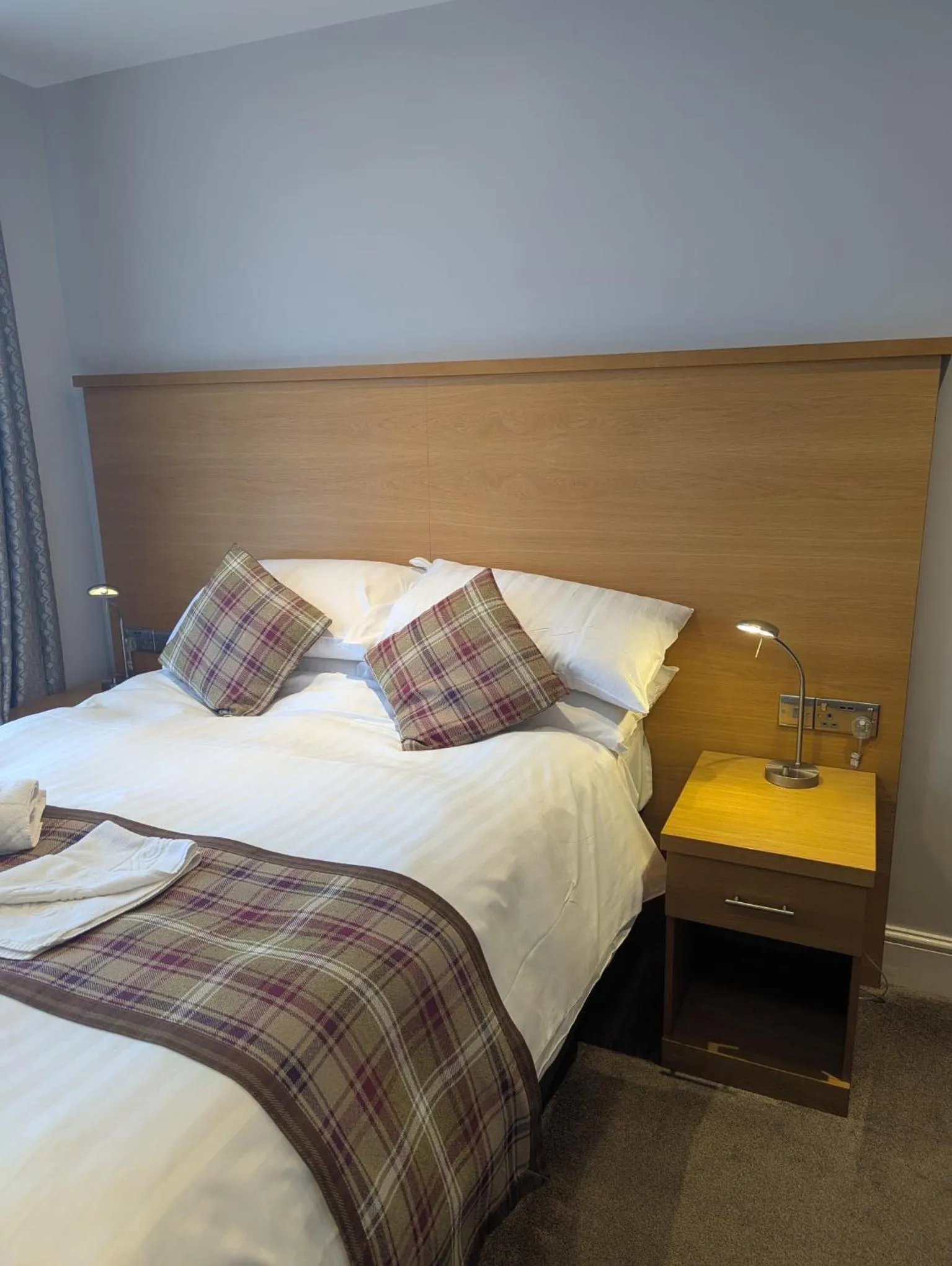 Bedroom, Bed in King Alfred Hotel