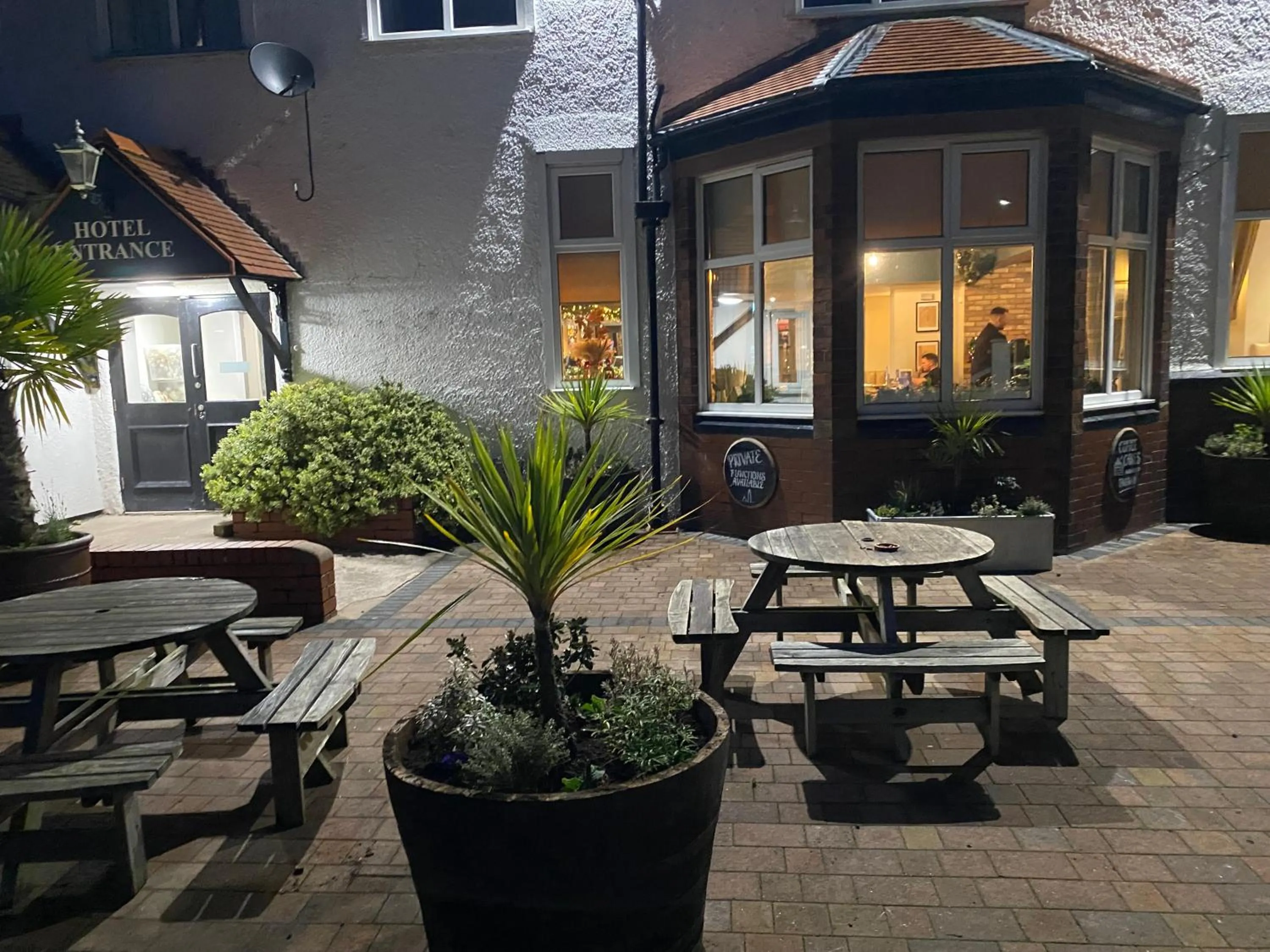 Garden in King Alfred Hotel