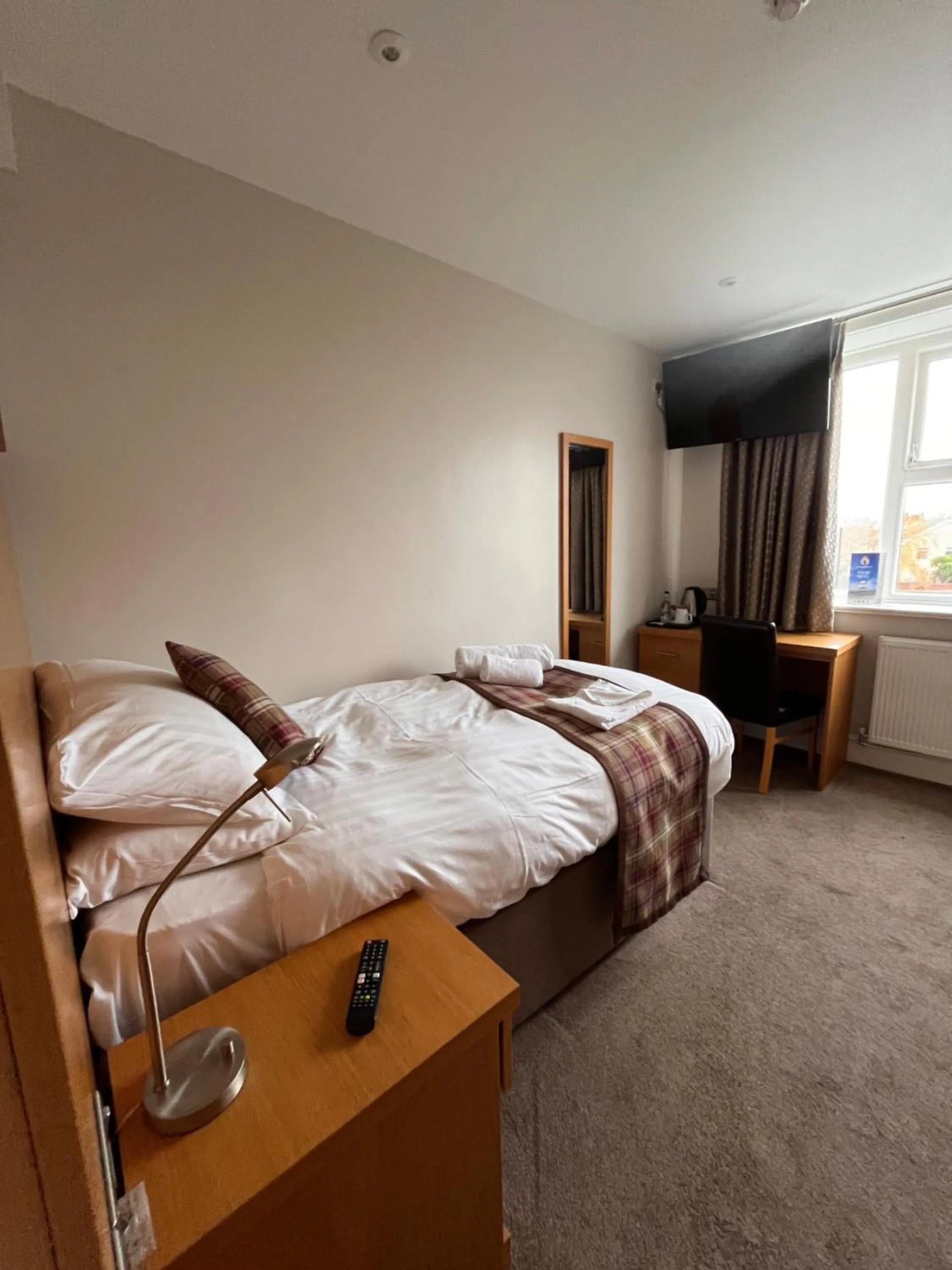 Bedroom, Bed in King Alfred Hotel