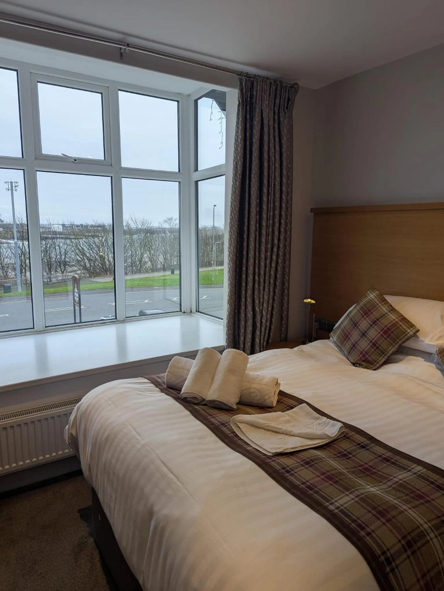 Bedroom, Bed in King Alfred Hotel