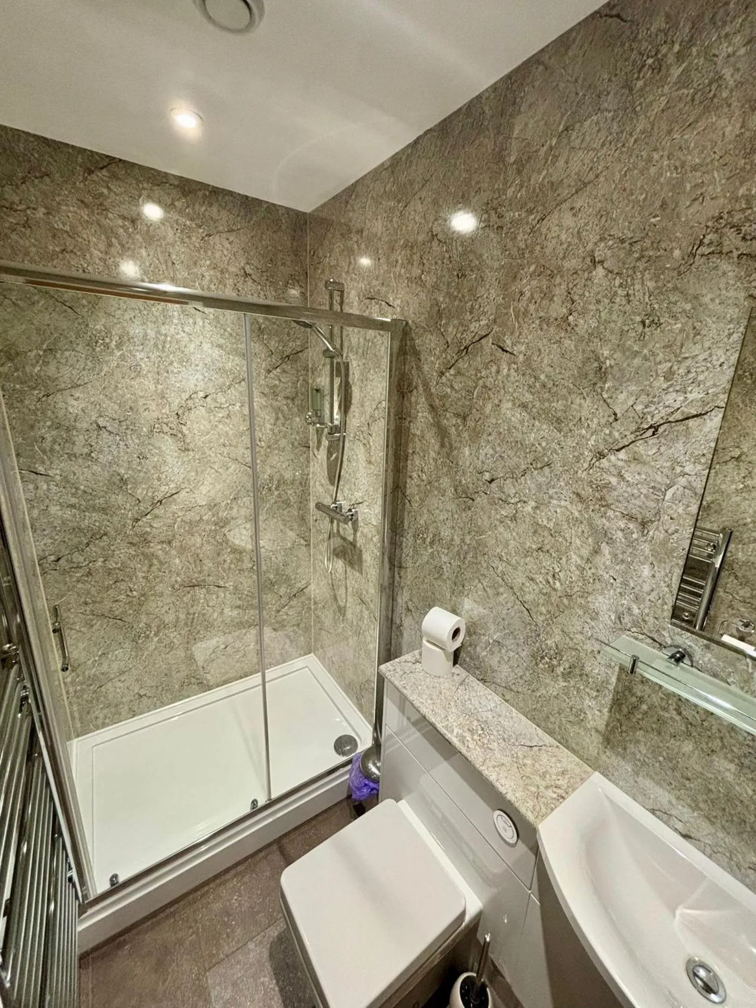 Bathroom in King Alfred Hotel