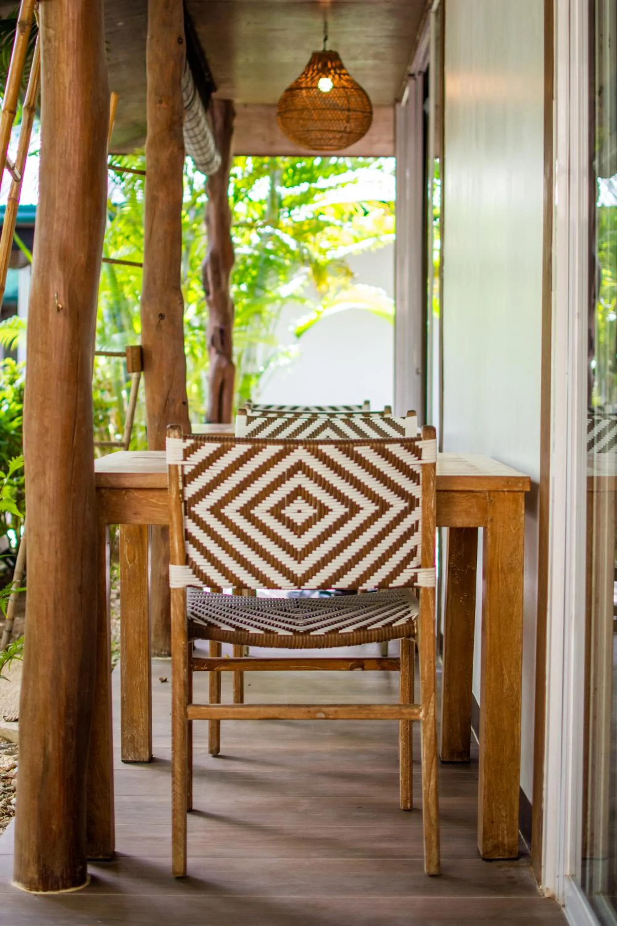 Shower in Cadlao Resort and Restaurant