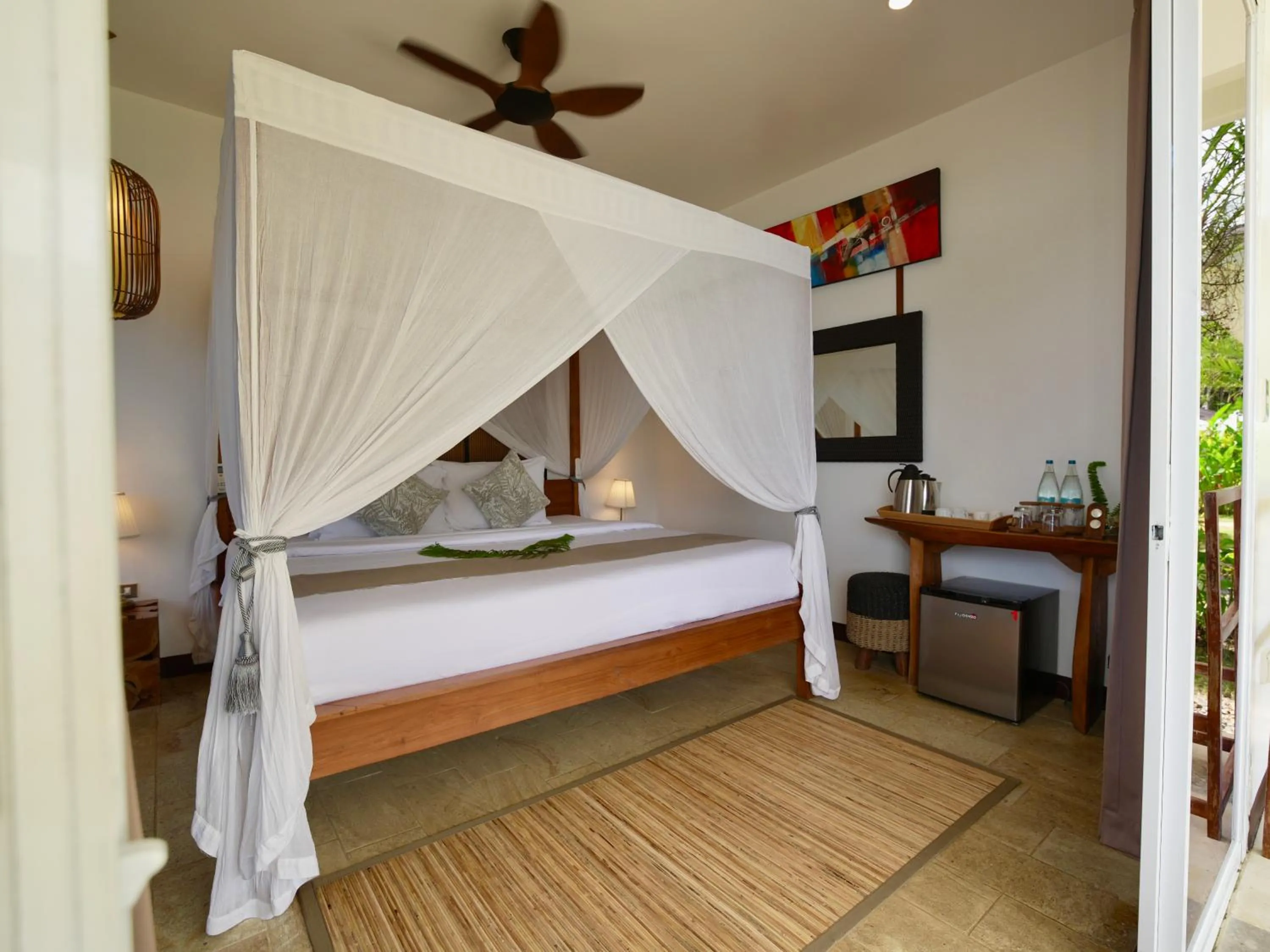 Bed in Cadlao Resort and Restaurant