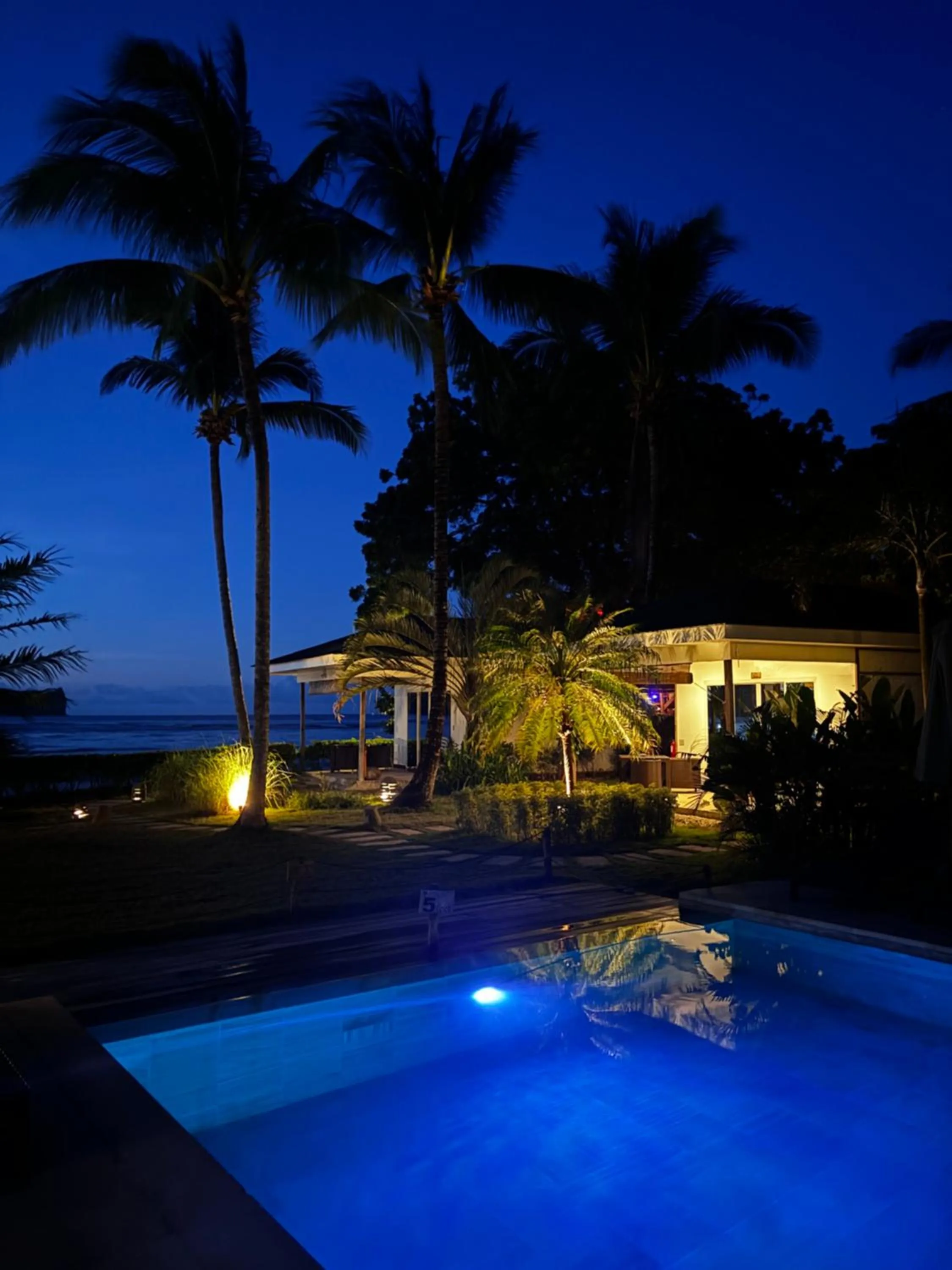 Cadlao Resort and Restaurant