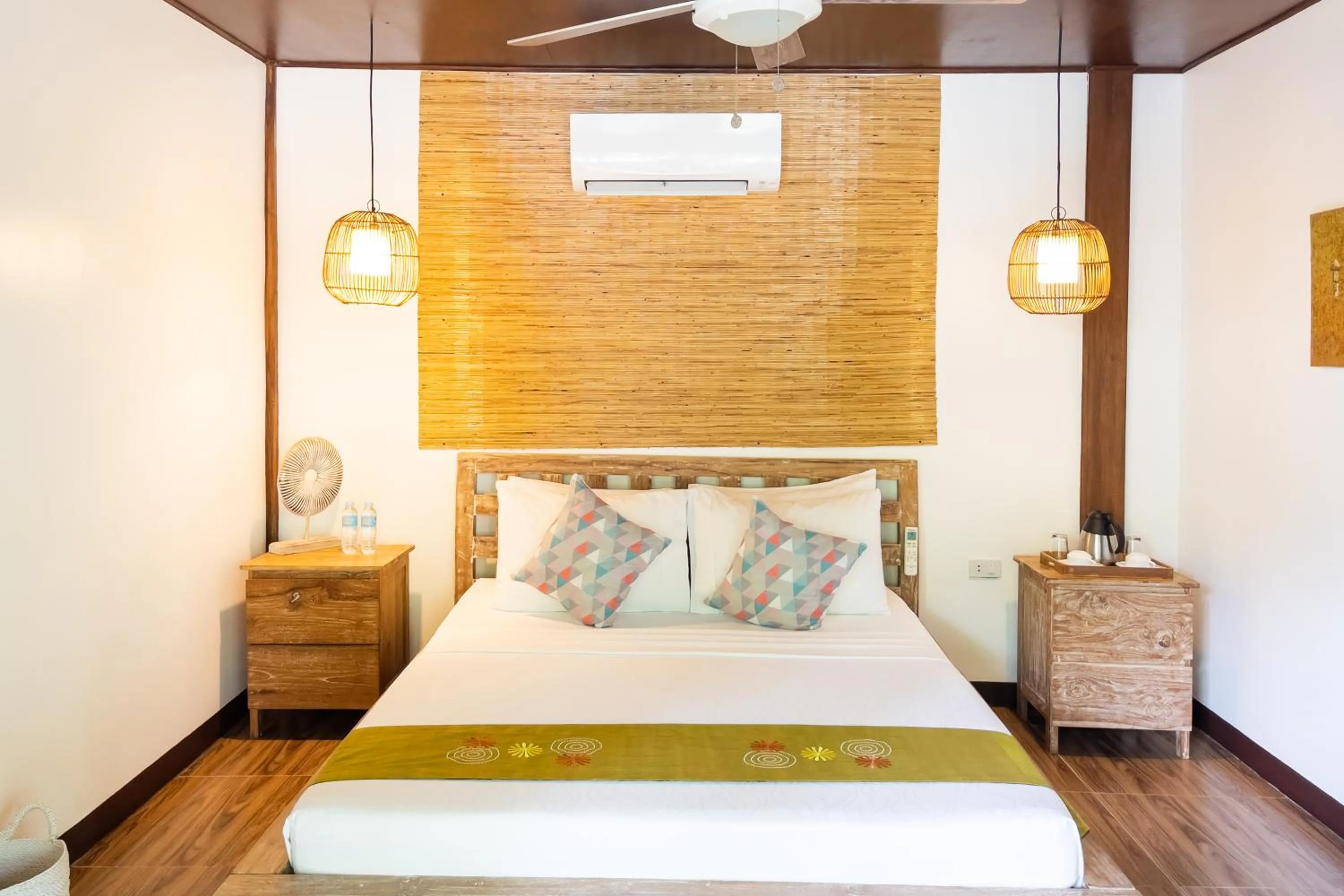 Bed in Cadlao Resort and Restaurant