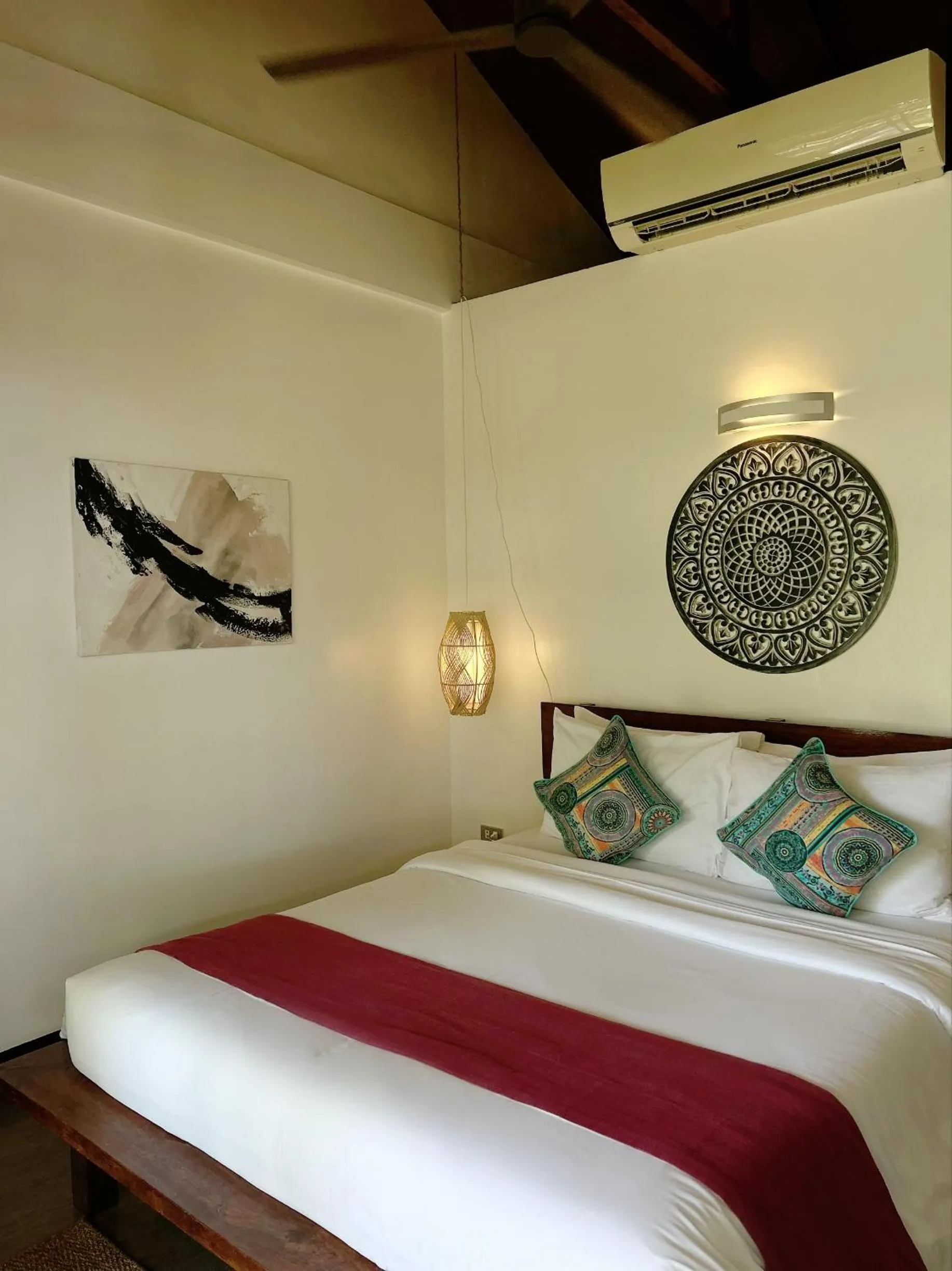 Bed in Cadlao Resort and Restaurant