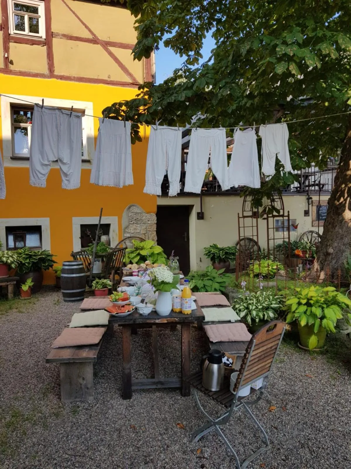 Seating area in Gohrischer Hof Anno 1798