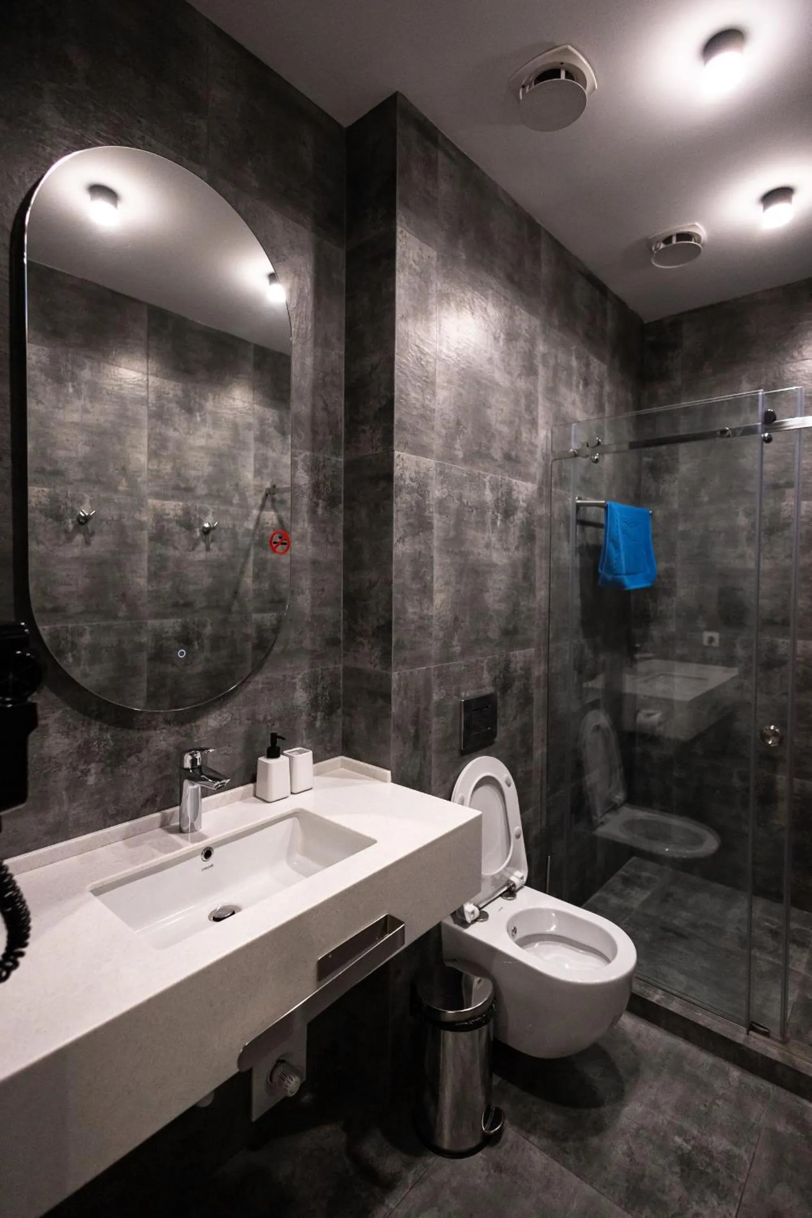 Shower in Aston Hotel