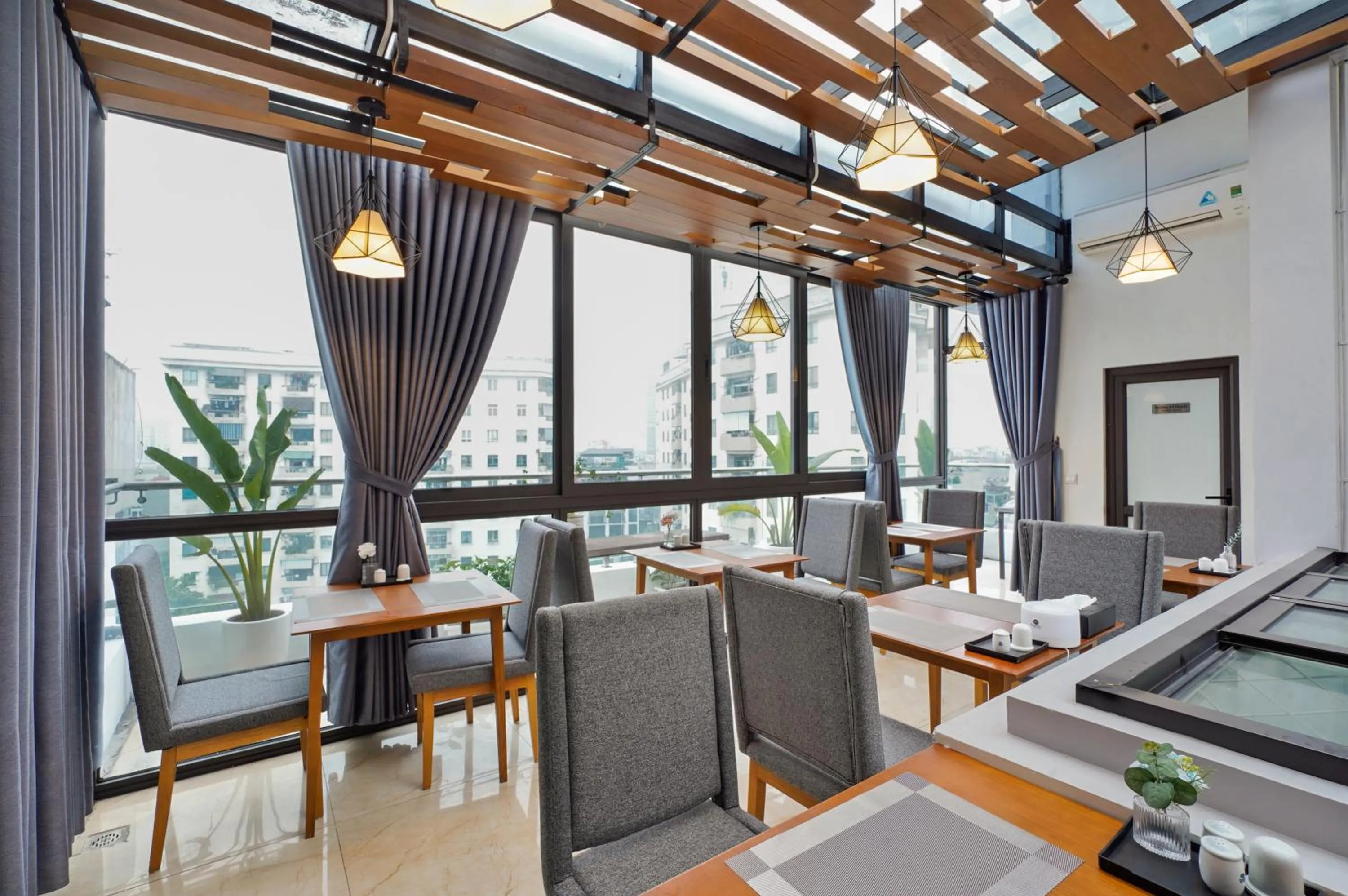 Restaurant/places to eat in Classic Hotel Hanoi