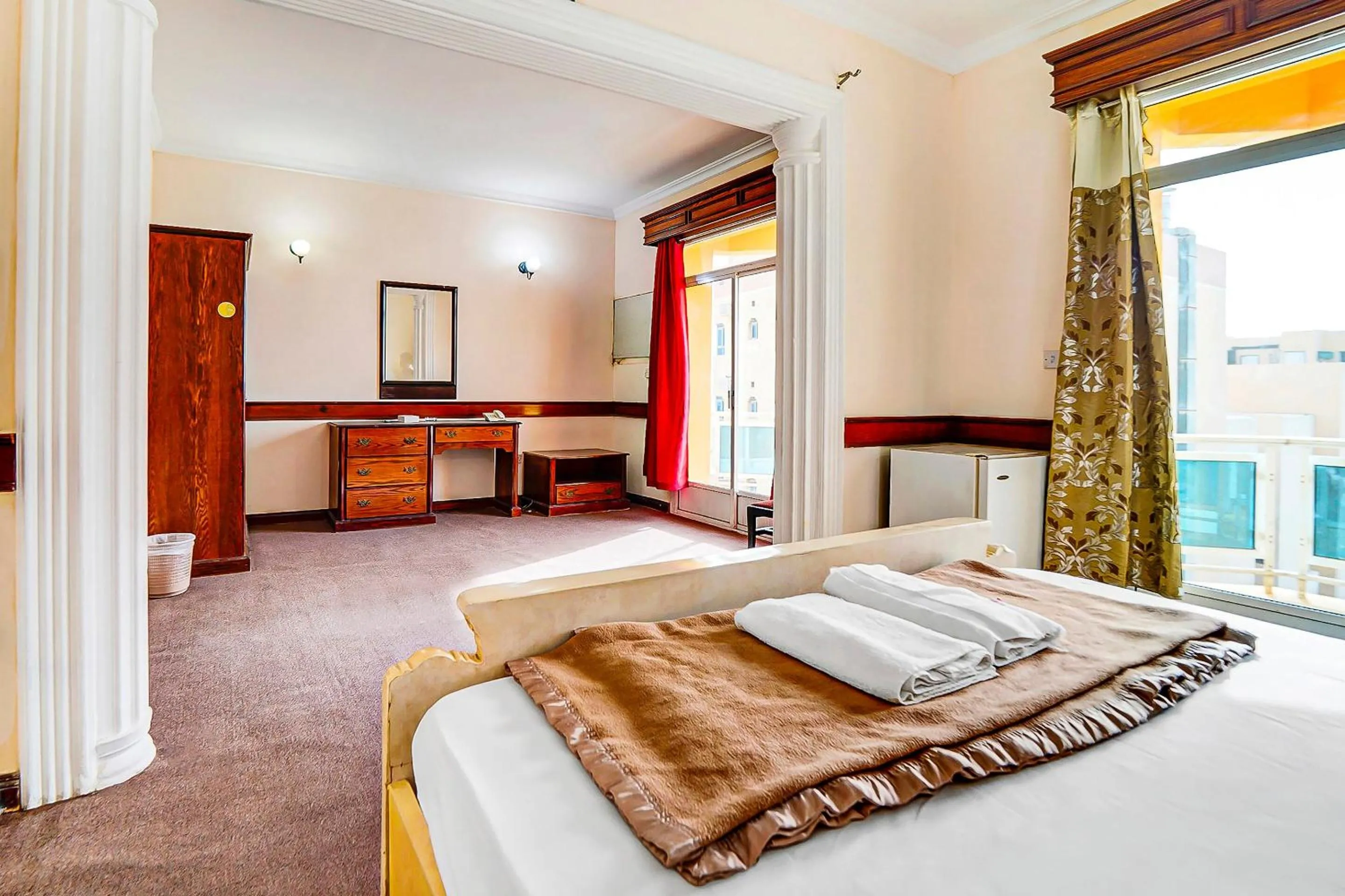 Bedroom, Bed in OYO 120 Concord International Hotel