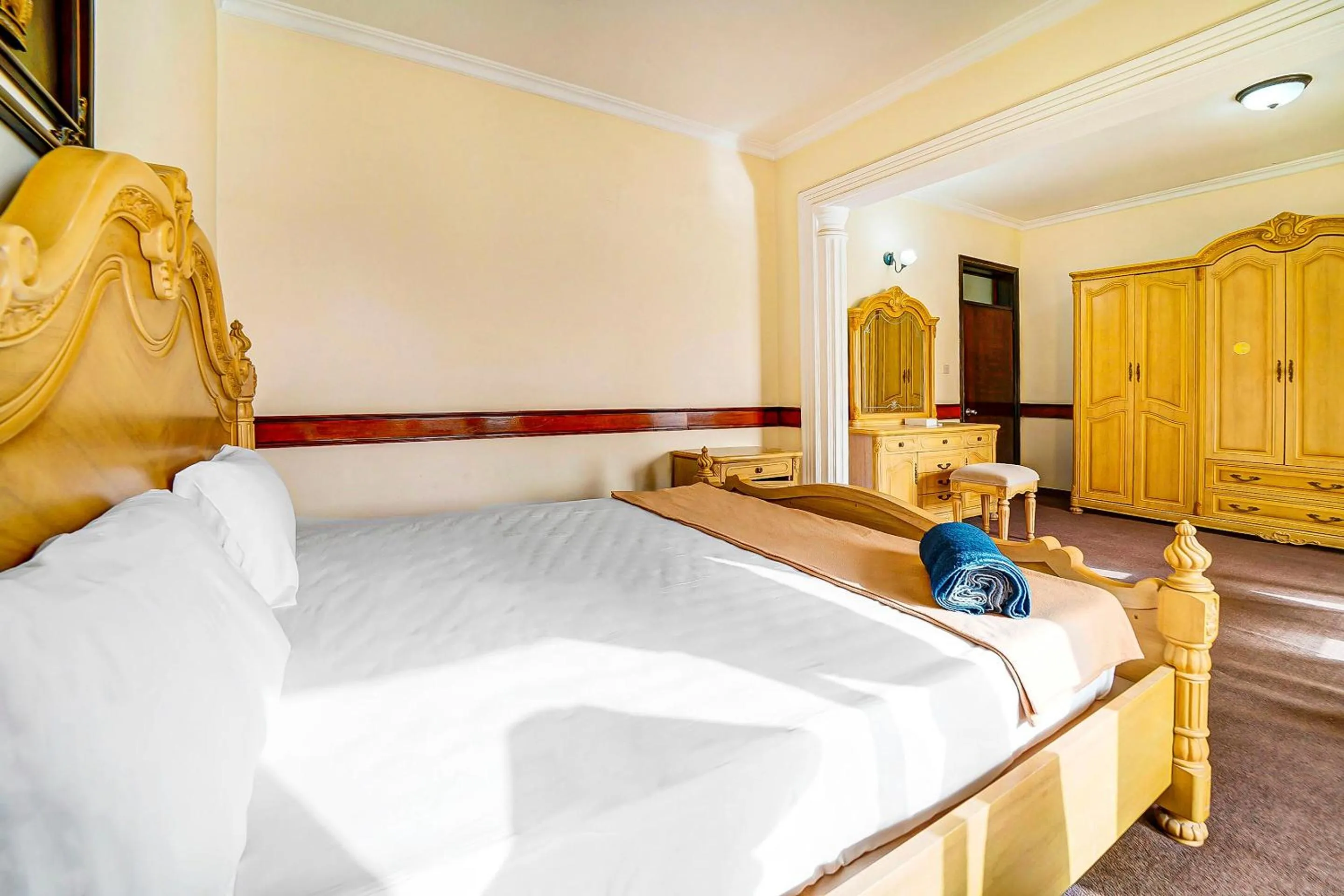 Bedroom, Bed in OYO 120 Concord International Hotel