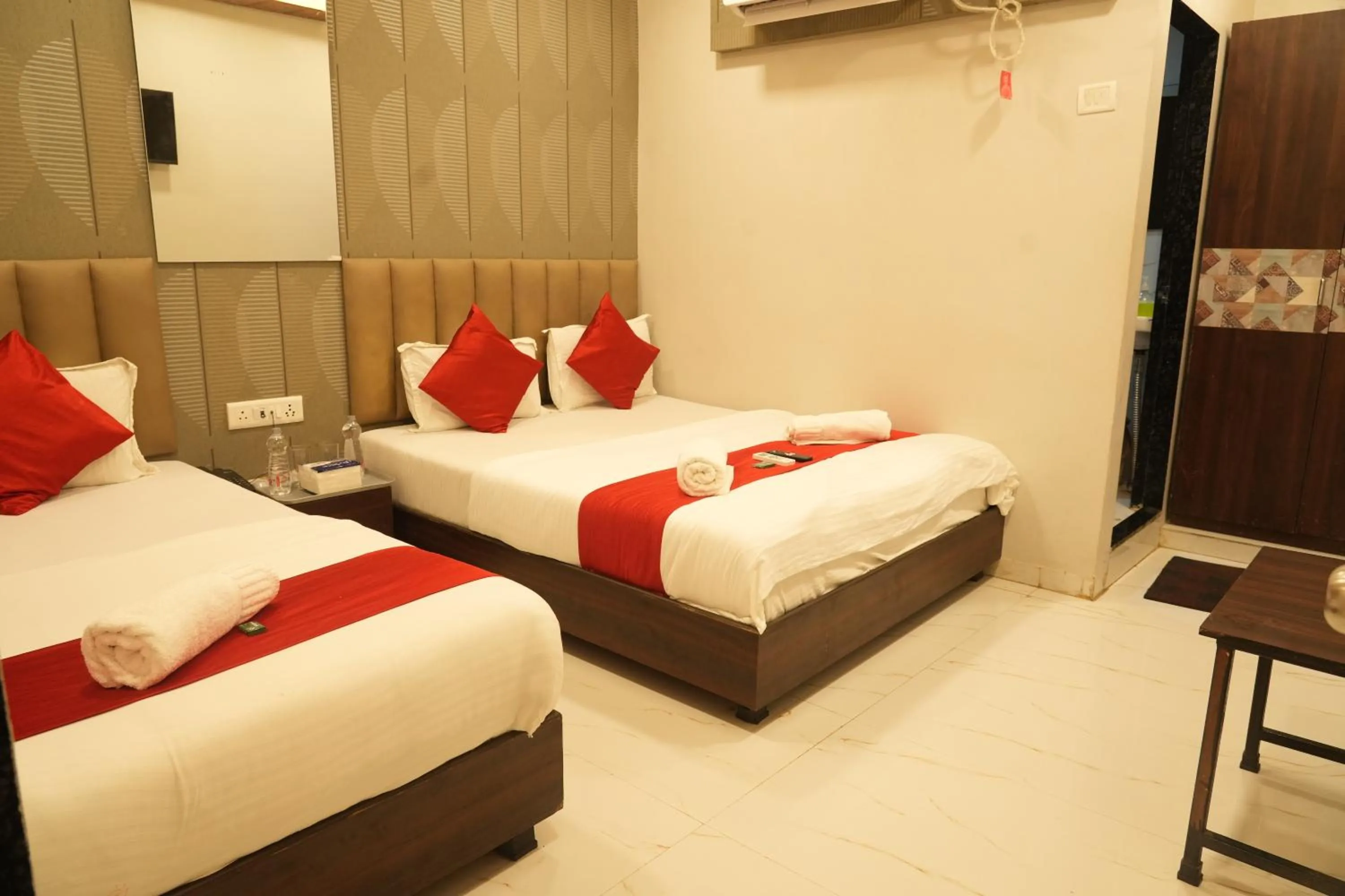 Bed in Hotel Vaithi Residency - Andheri West