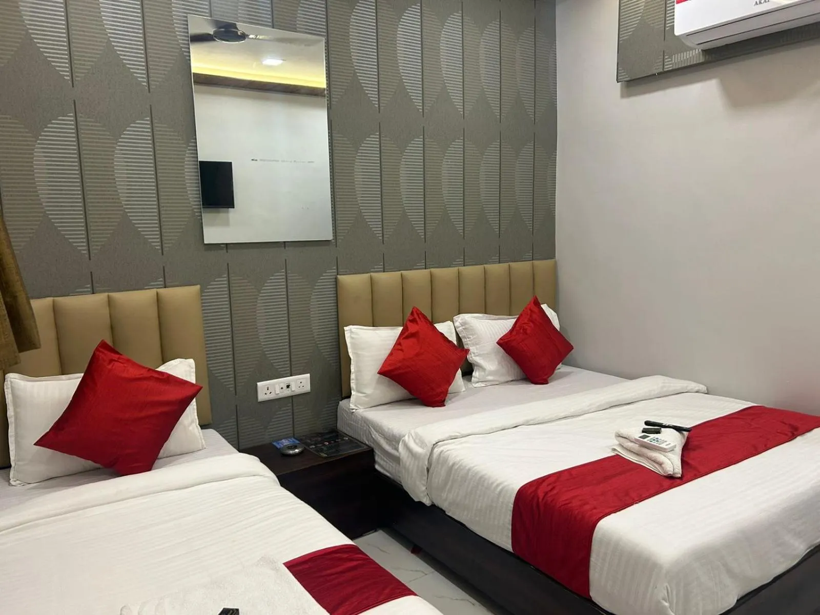 Bedroom, Bed in Hotel Vaithi Residency - Andheri West